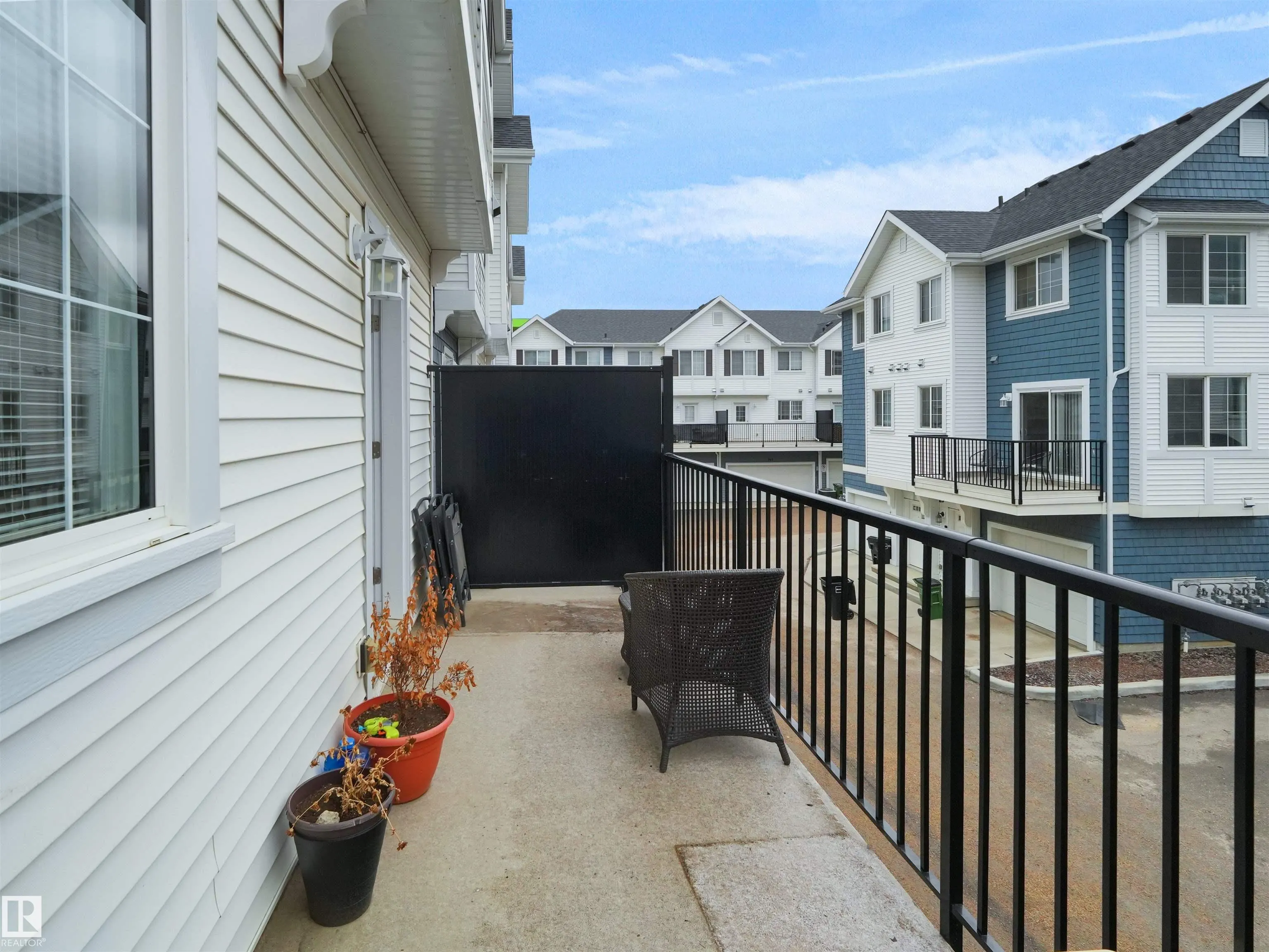 735 ALLARD Boulevard