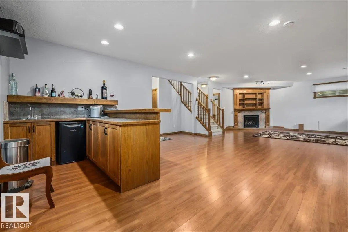 61 LINKSIDE Boulevard