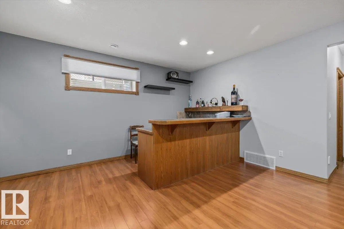 61 LINKSIDE Boulevard