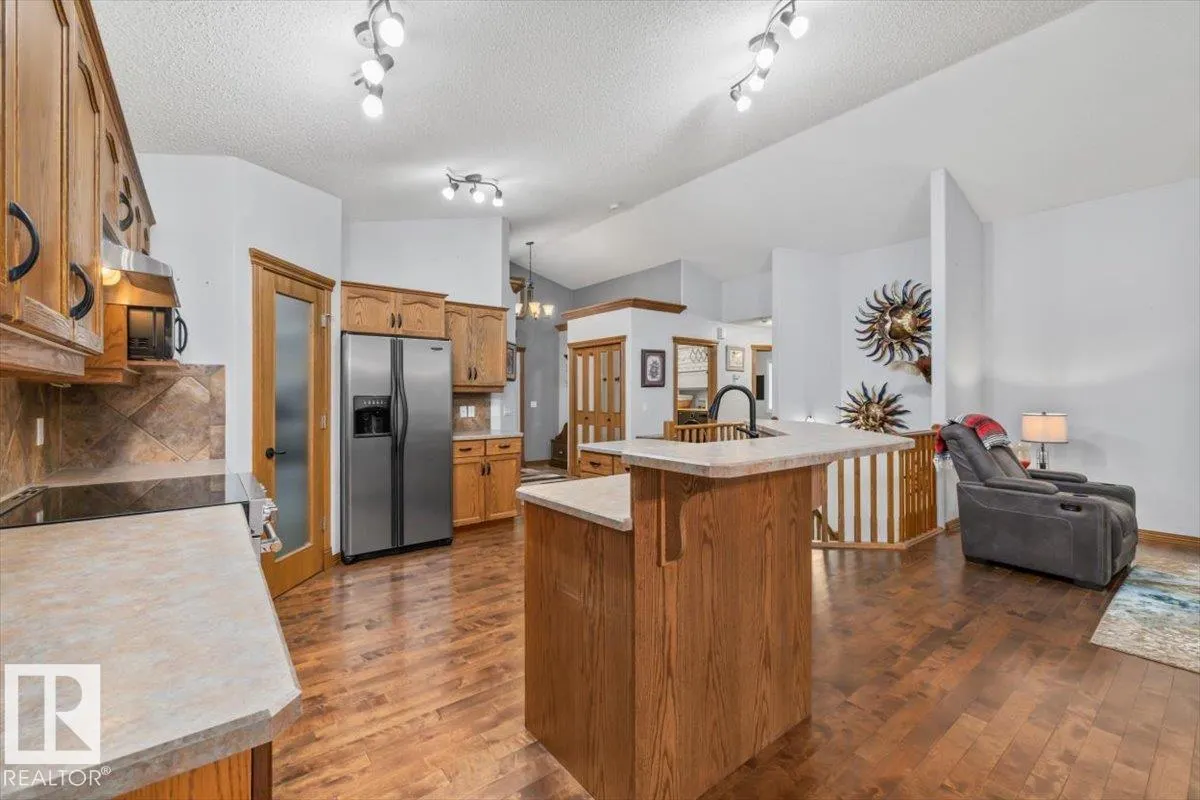 61 LINKSIDE Boulevard
