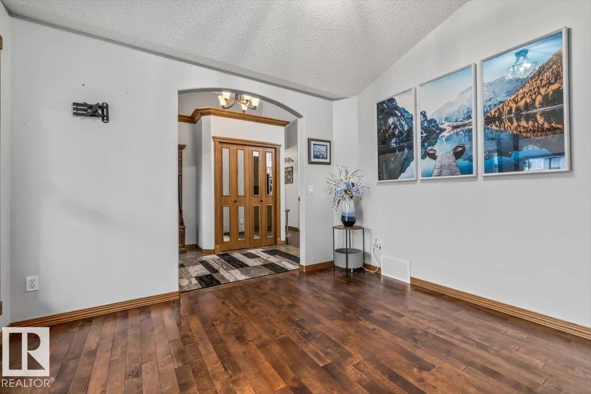 61 LINKSIDE Boulevard