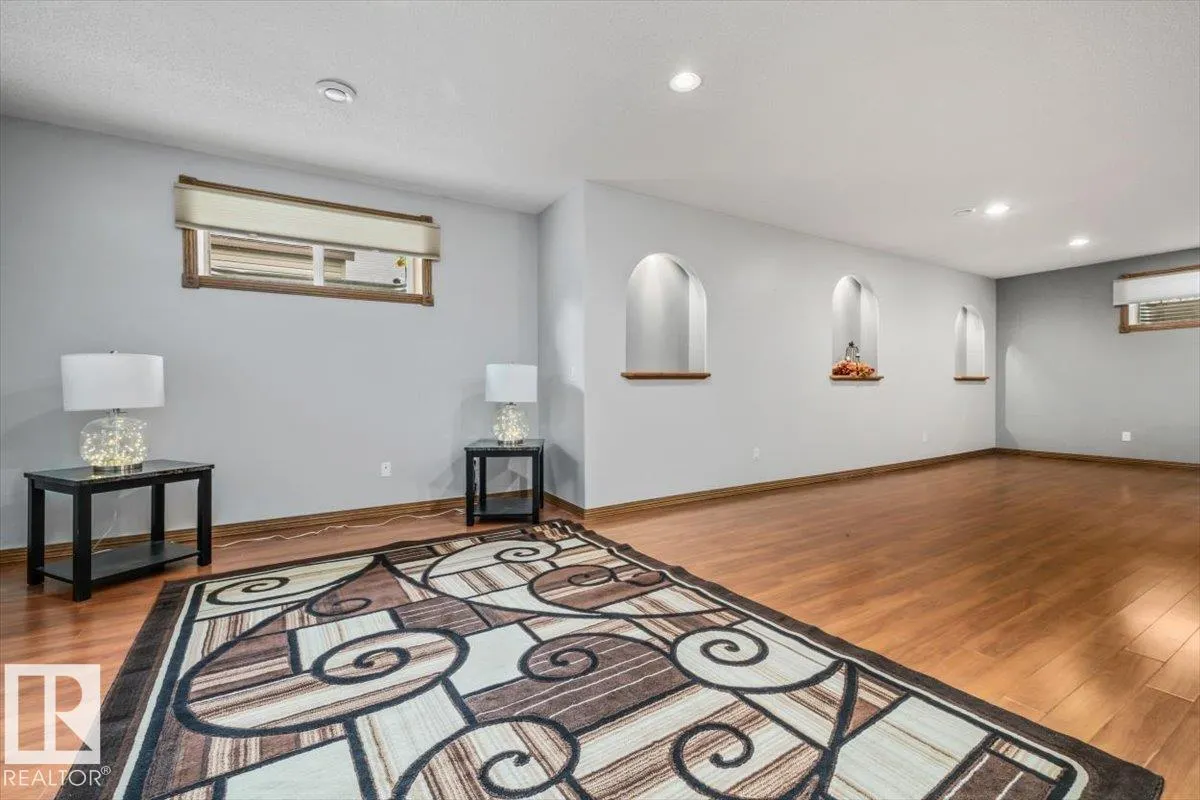 61 LINKSIDE Boulevard