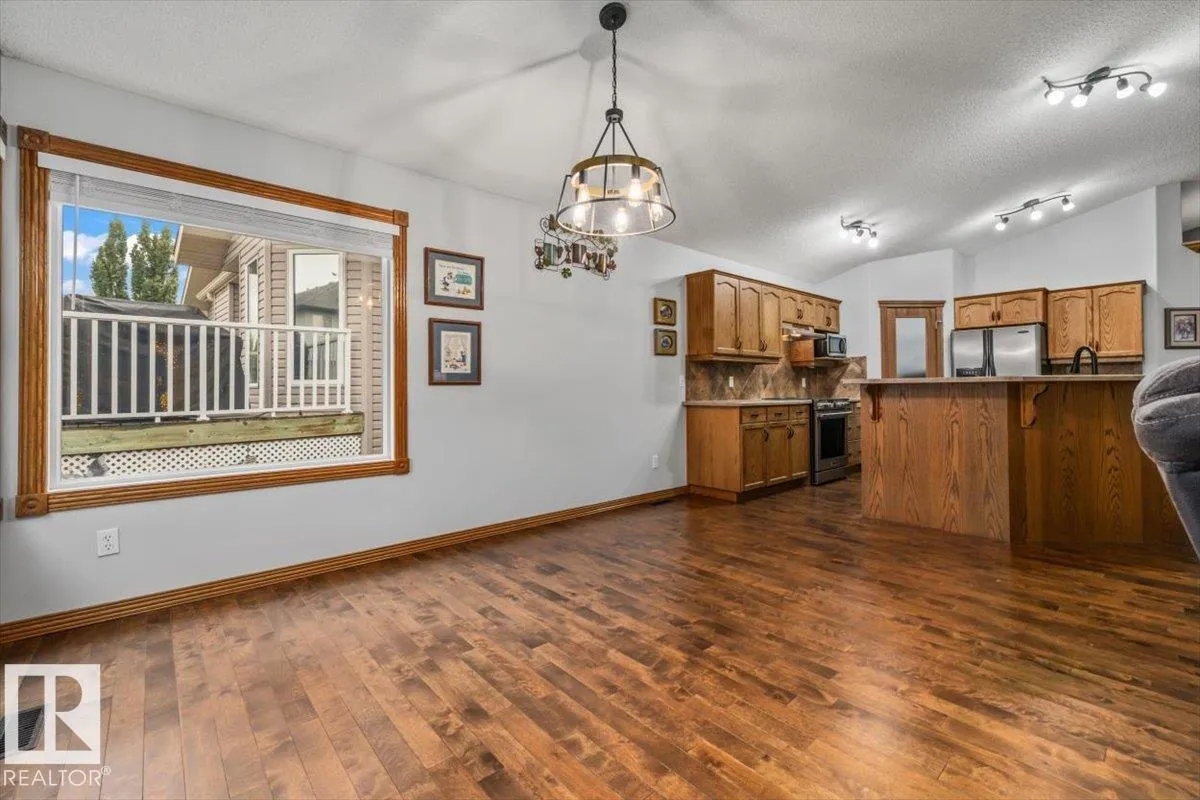 61 LINKSIDE Boulevard