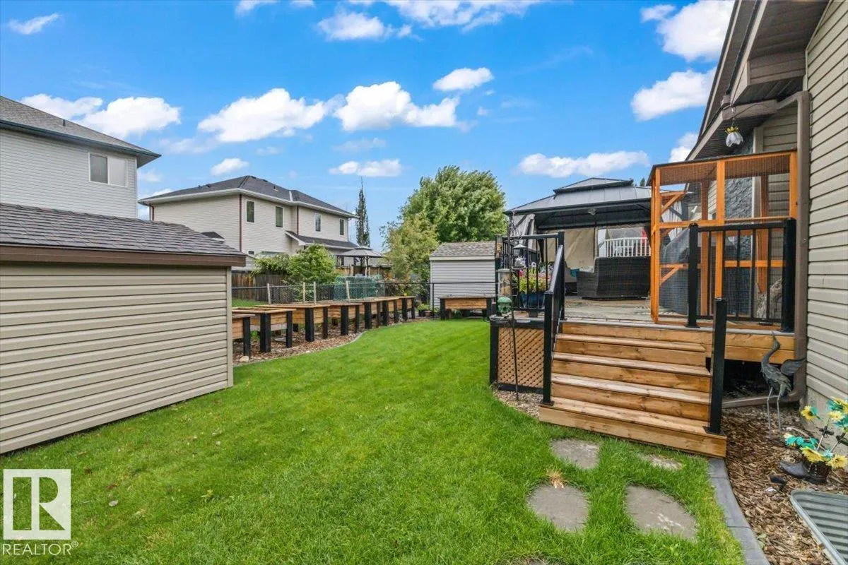 61 LINKSIDE Boulevard