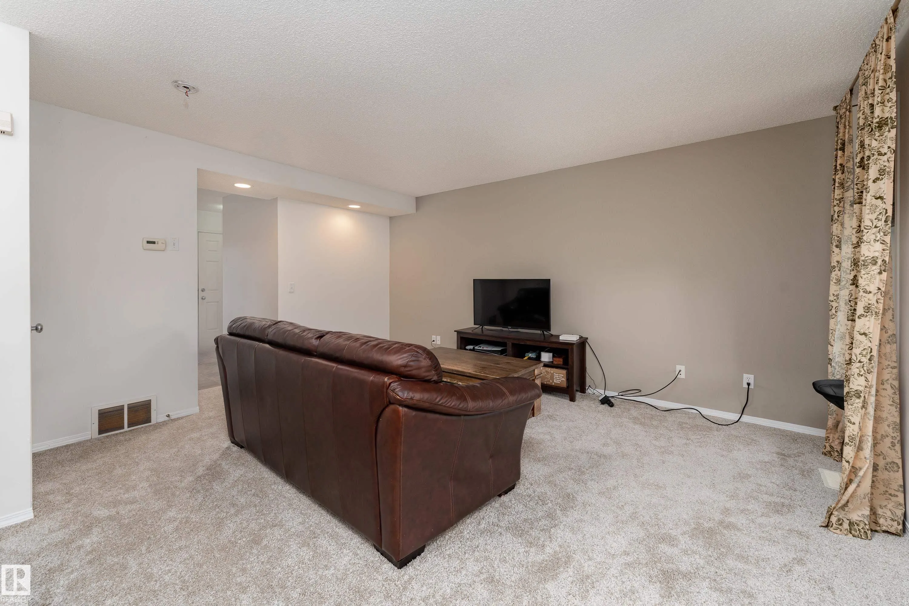 547 SONGHURST Way