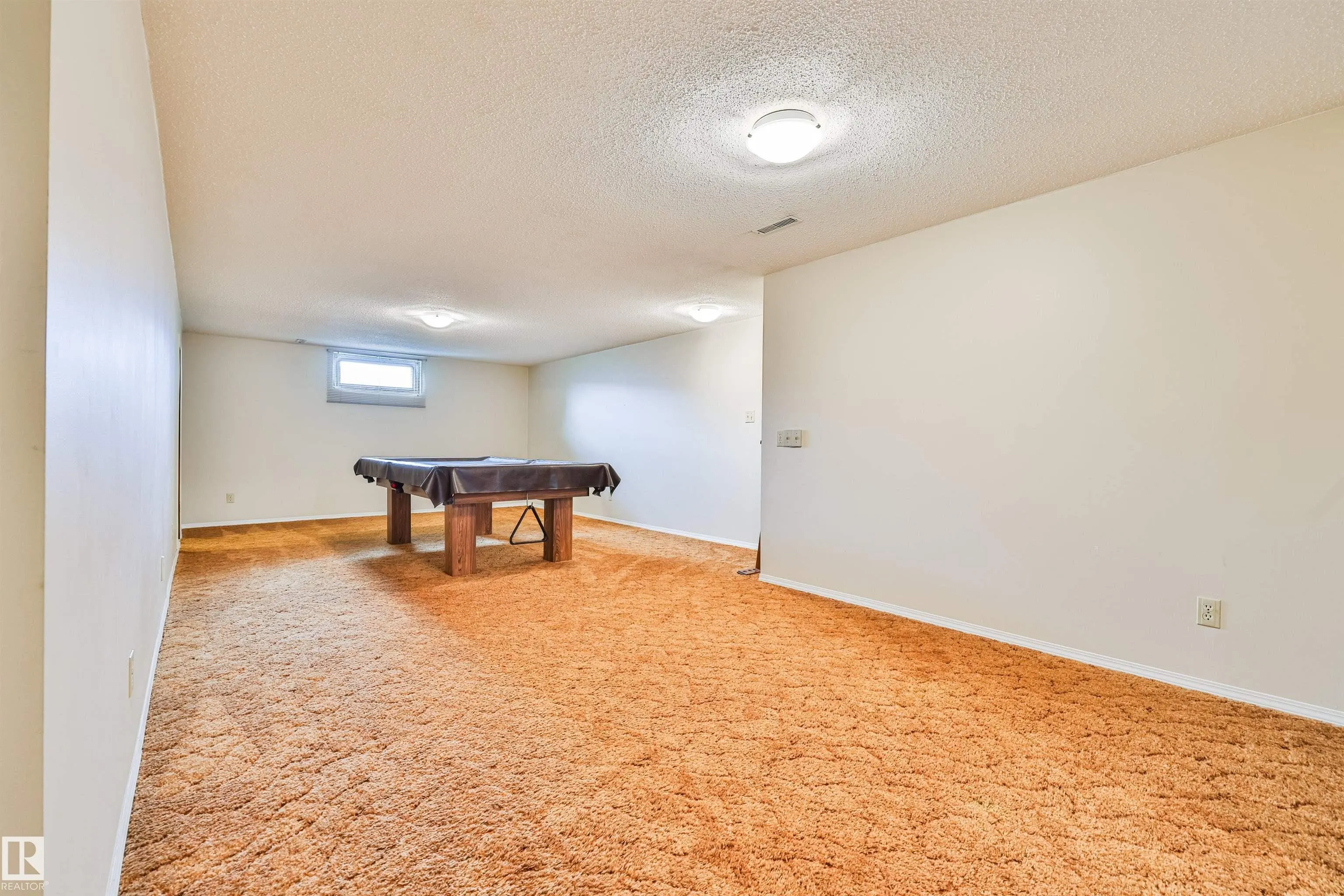 9 HAWKINS Crescent