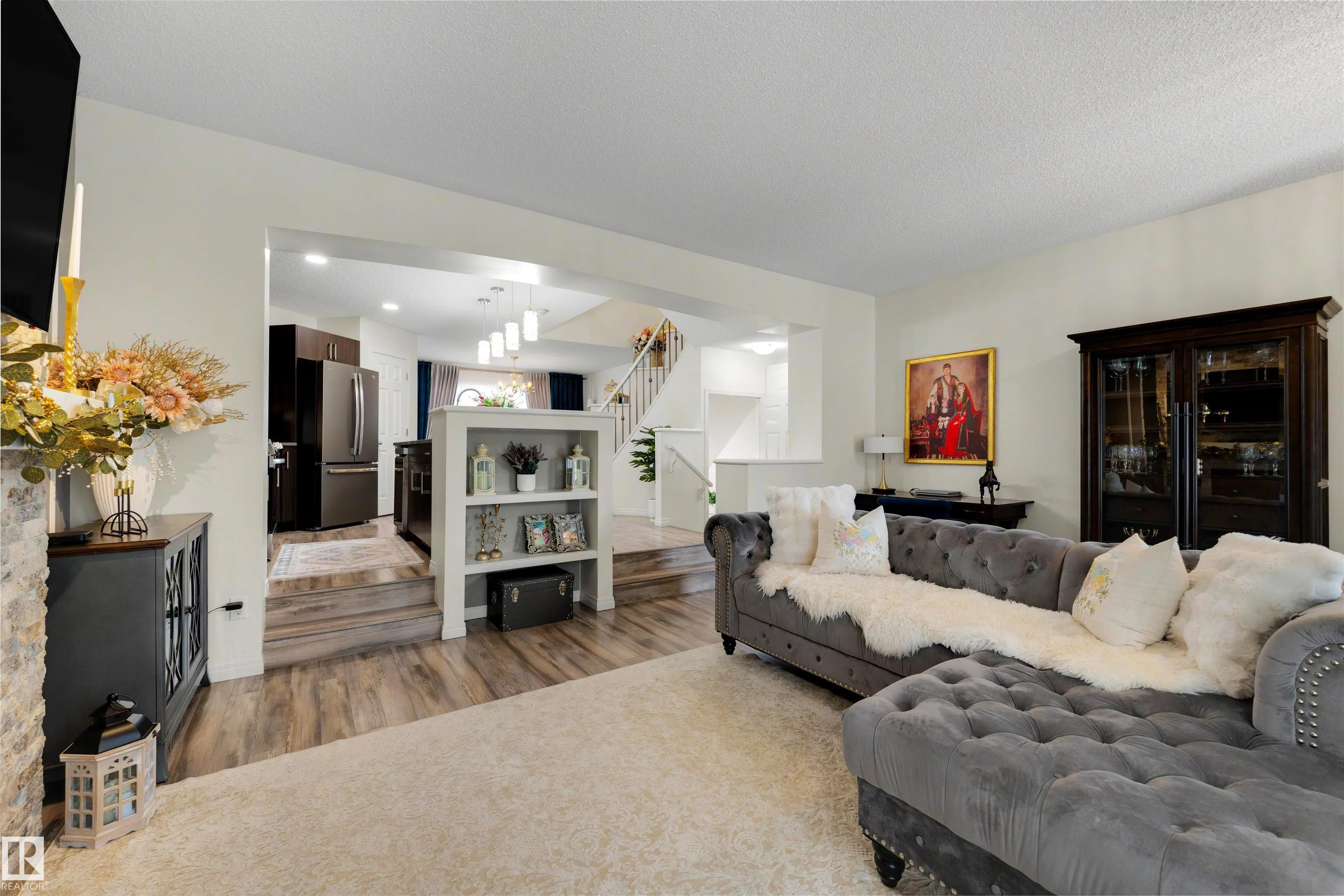 3231 CHERRY Crescent