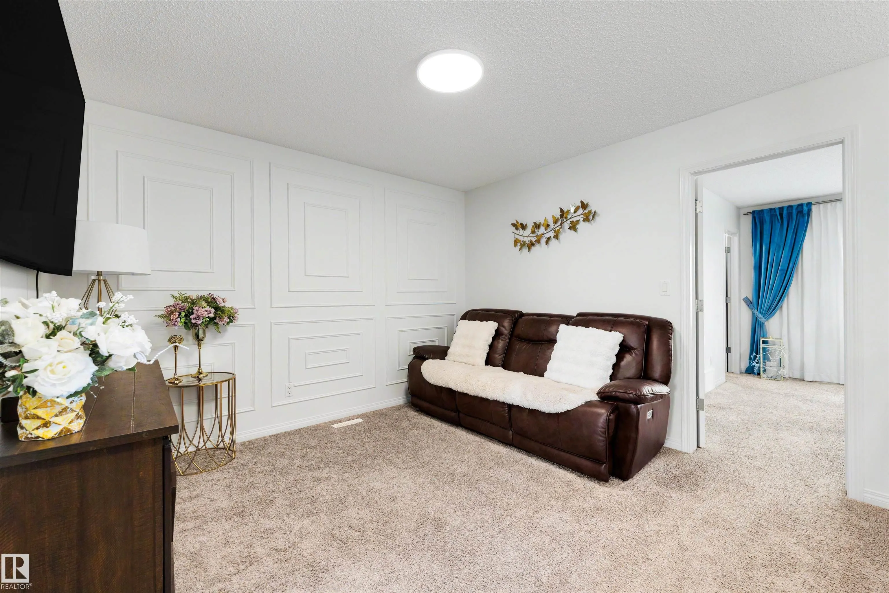 3231 CHERRY Crescent