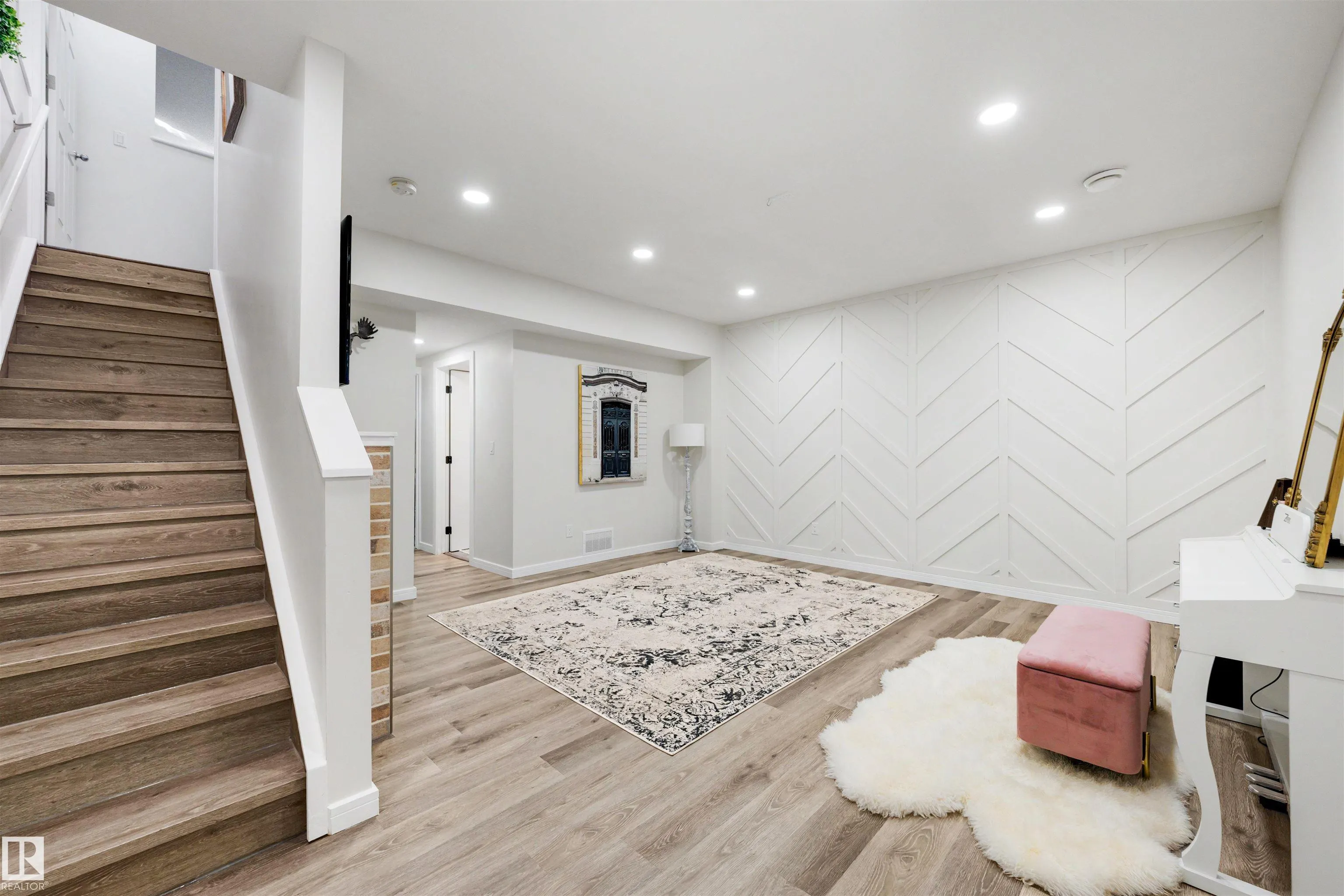 3231 CHERRY Crescent