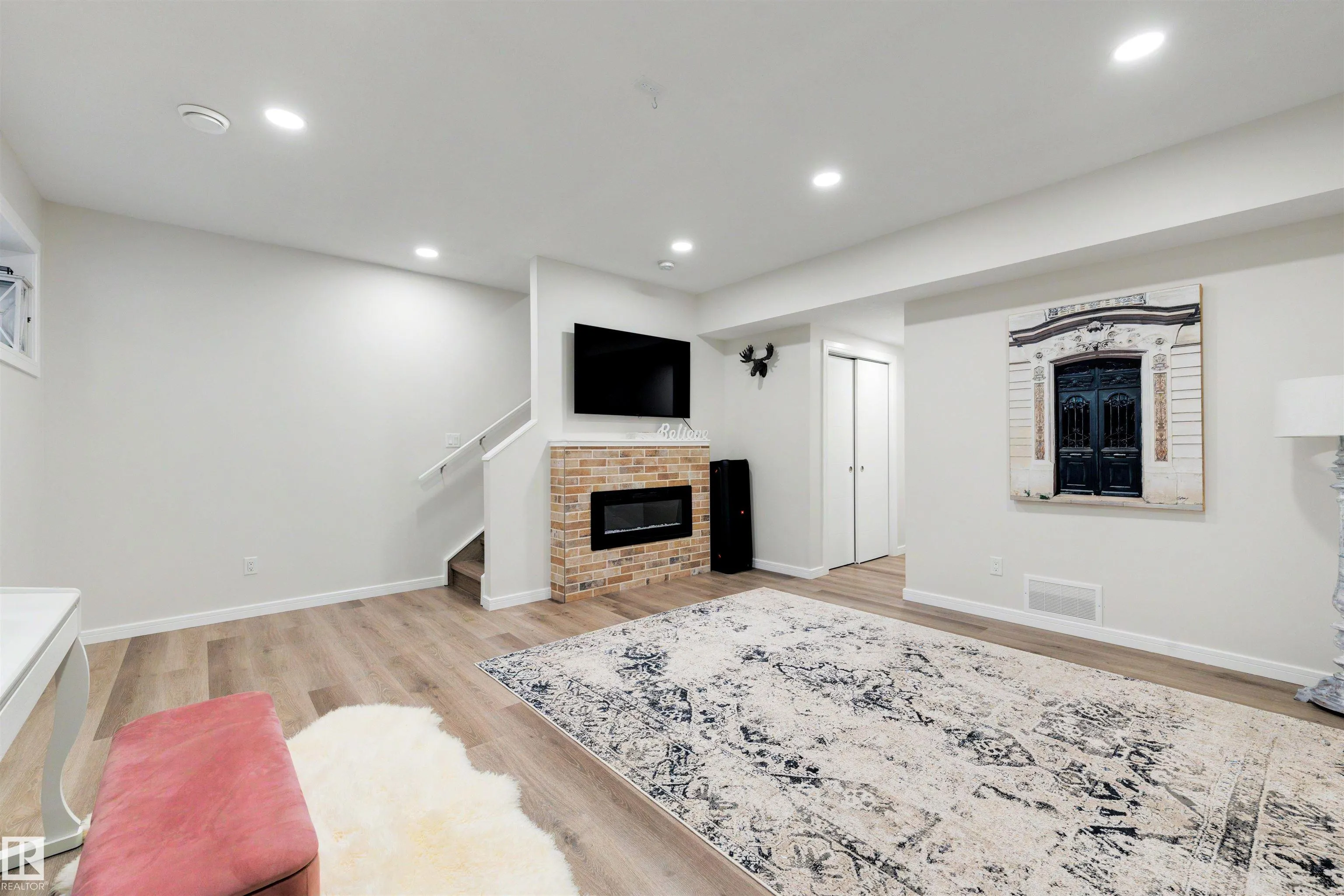 3231 CHERRY Crescent