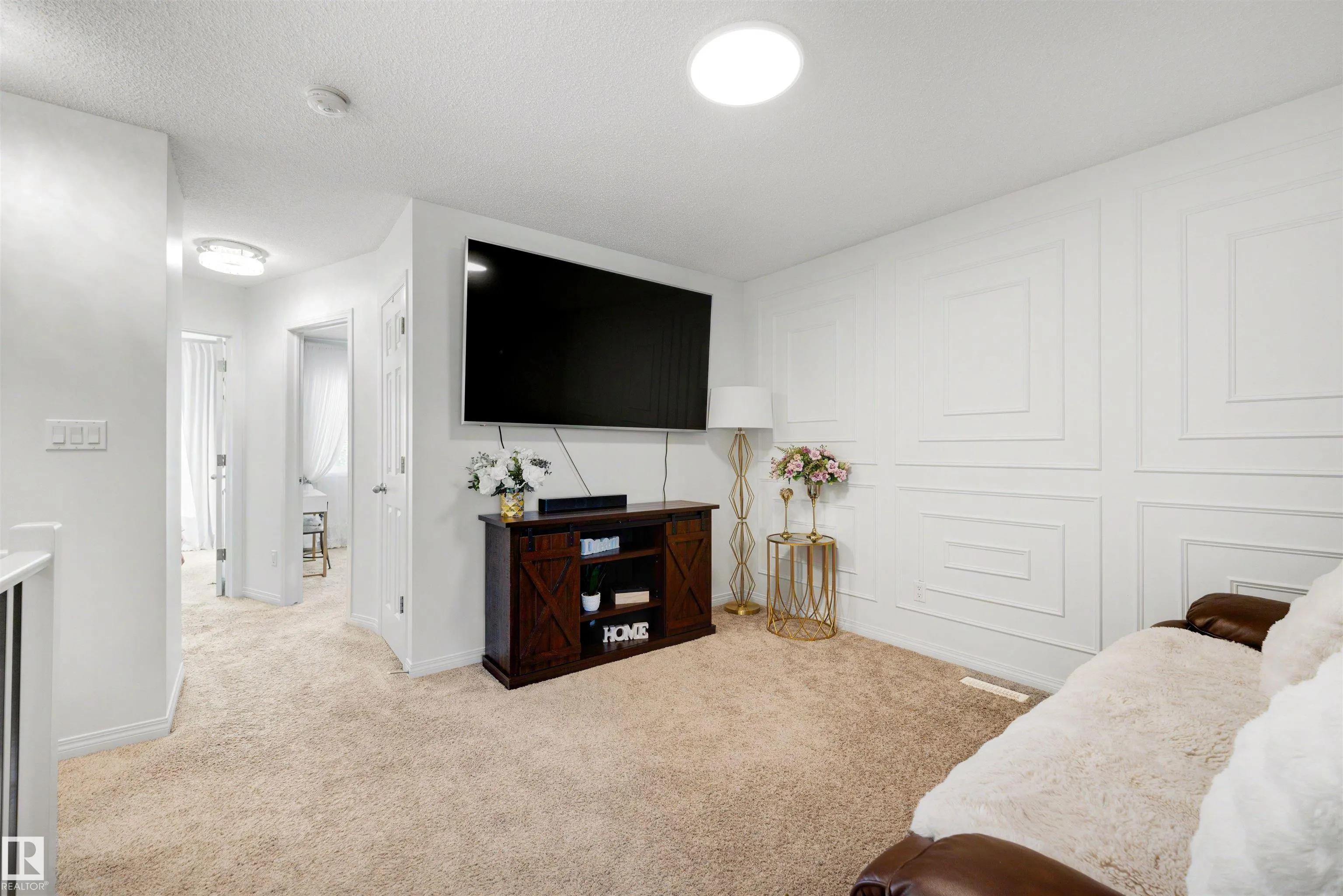 3231 CHERRY Crescent