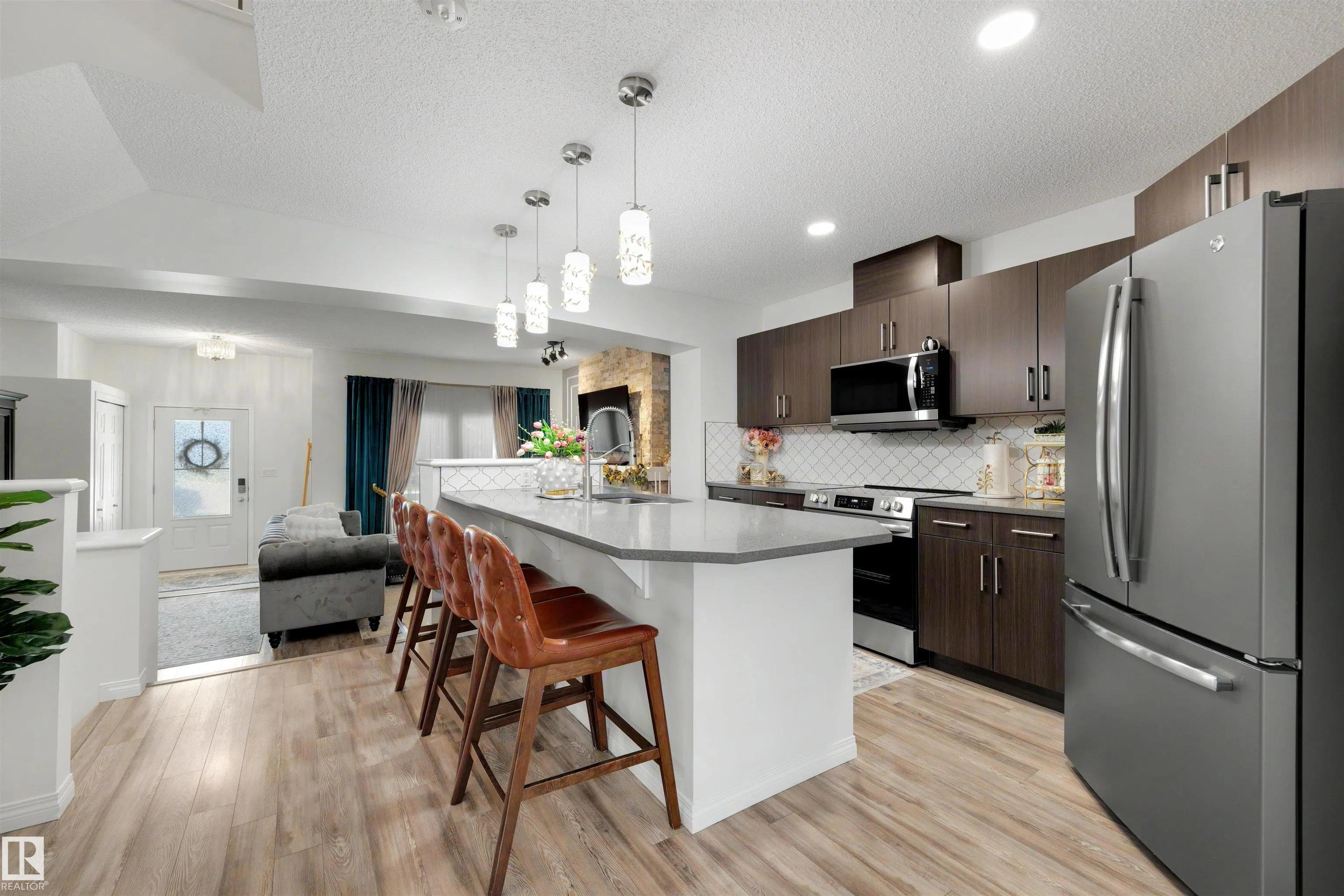 3231 CHERRY Crescent