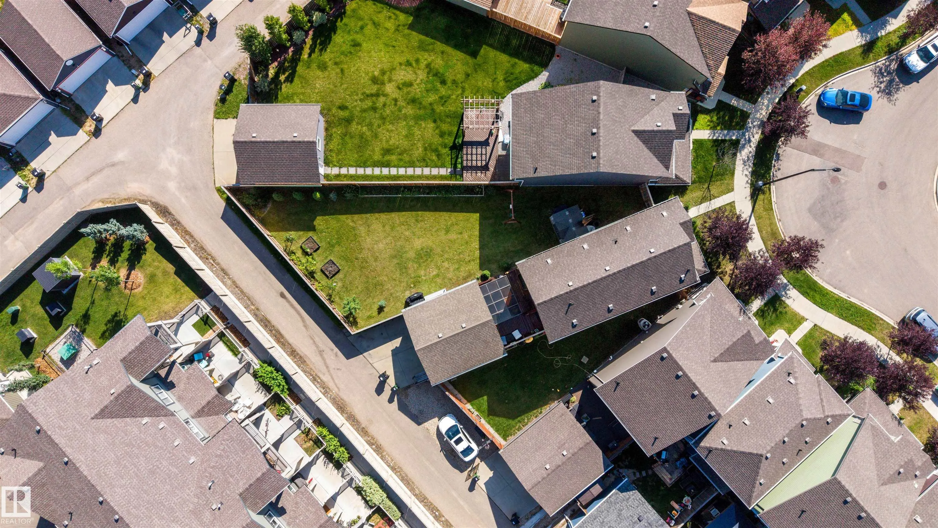 3231 CHERRY Crescent