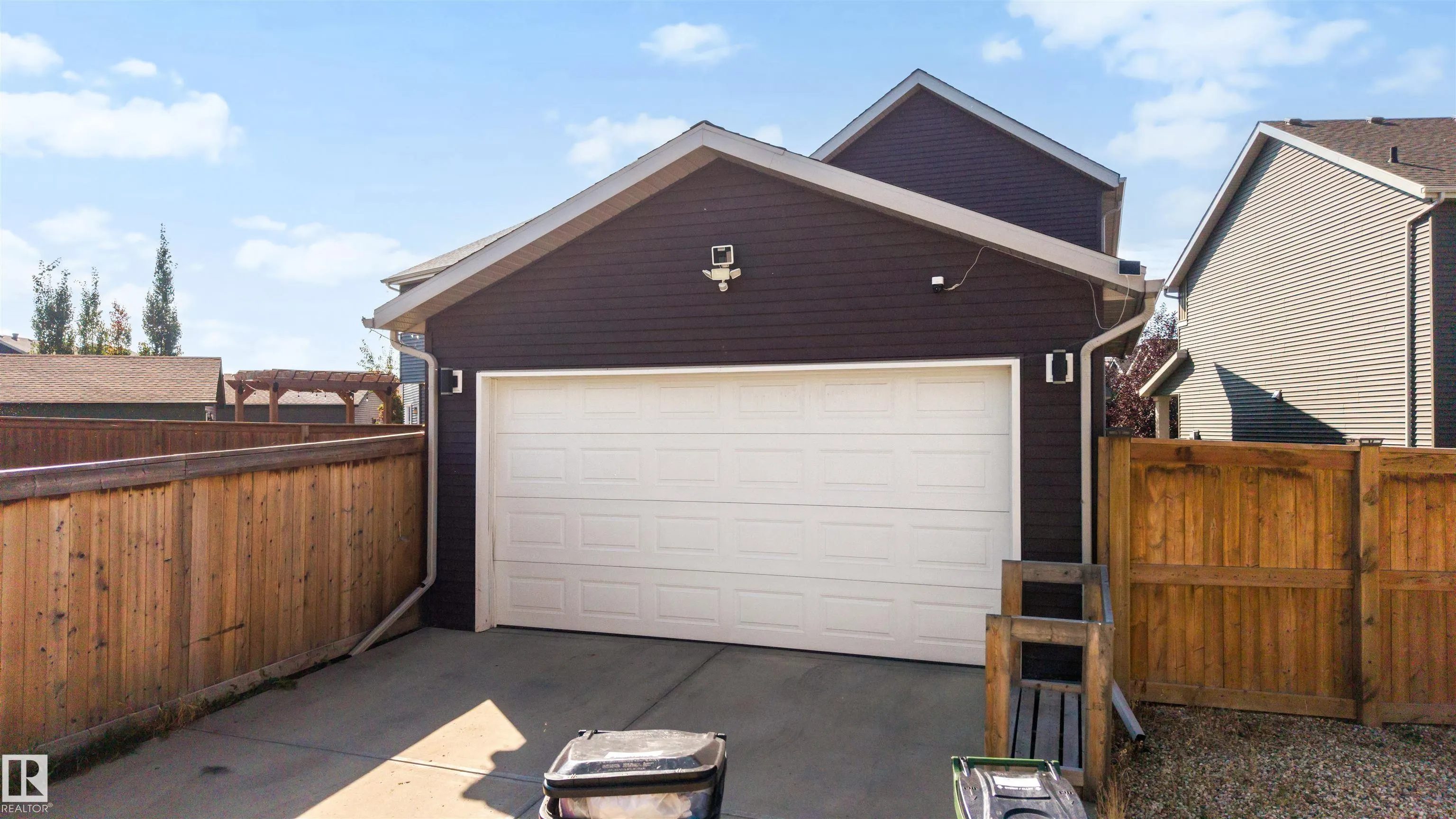 3231 CHERRY Crescent