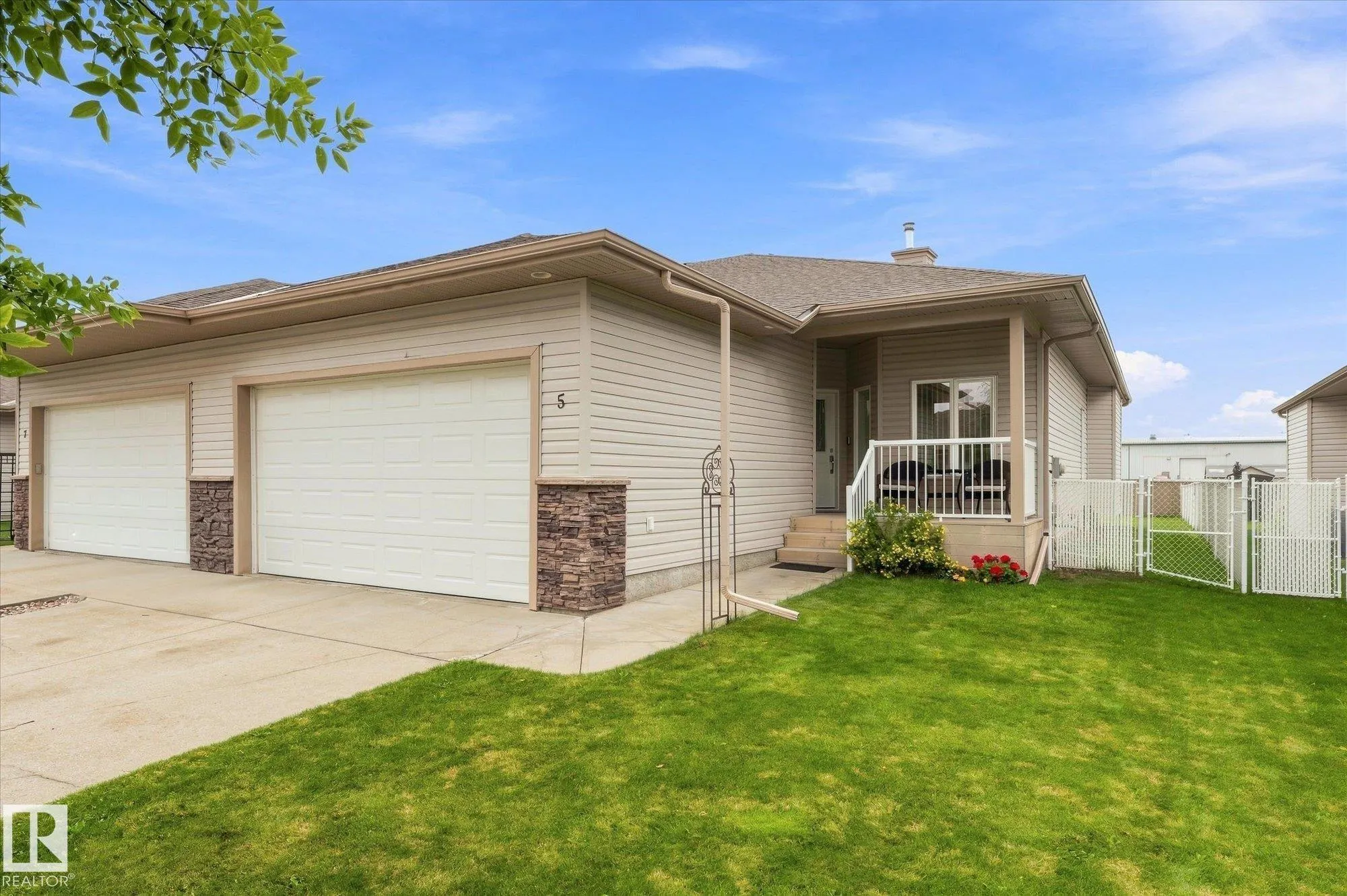 5 FOLKSTONE Place