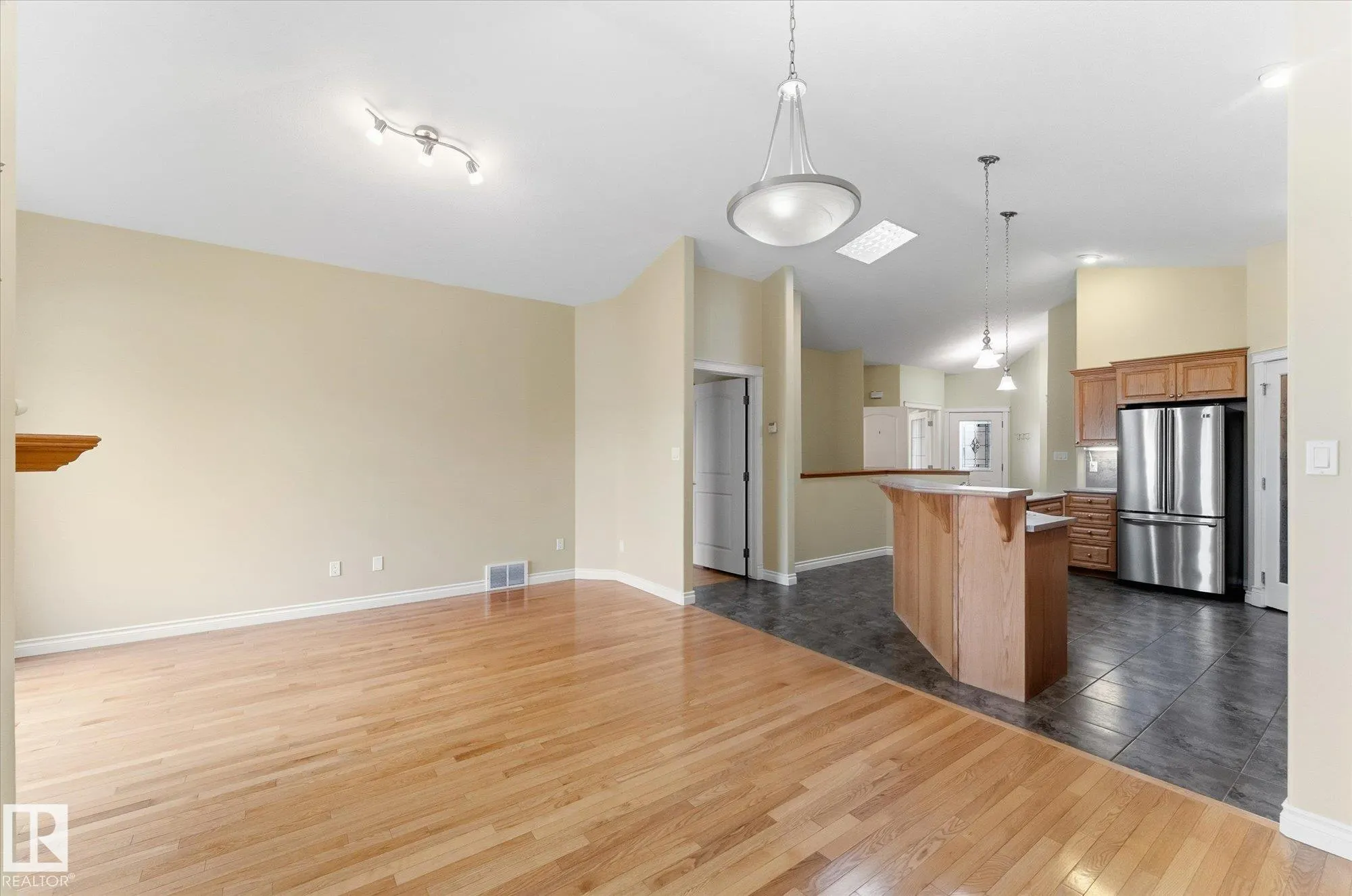 5 FOLKSTONE Place