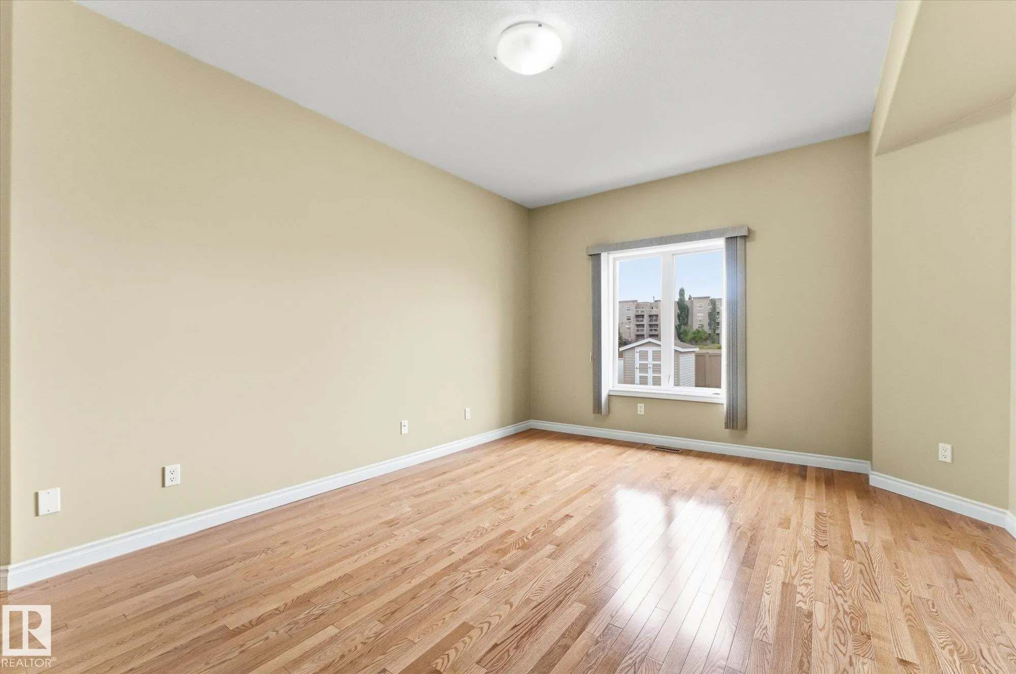 5 FOLKSTONE Place