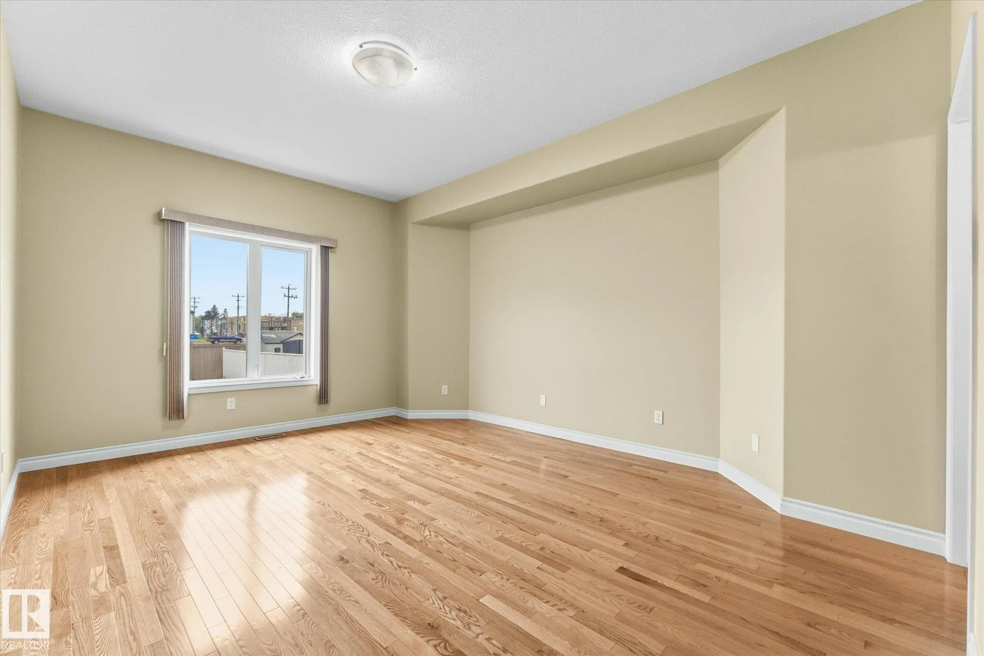 5 FOLKSTONE Place