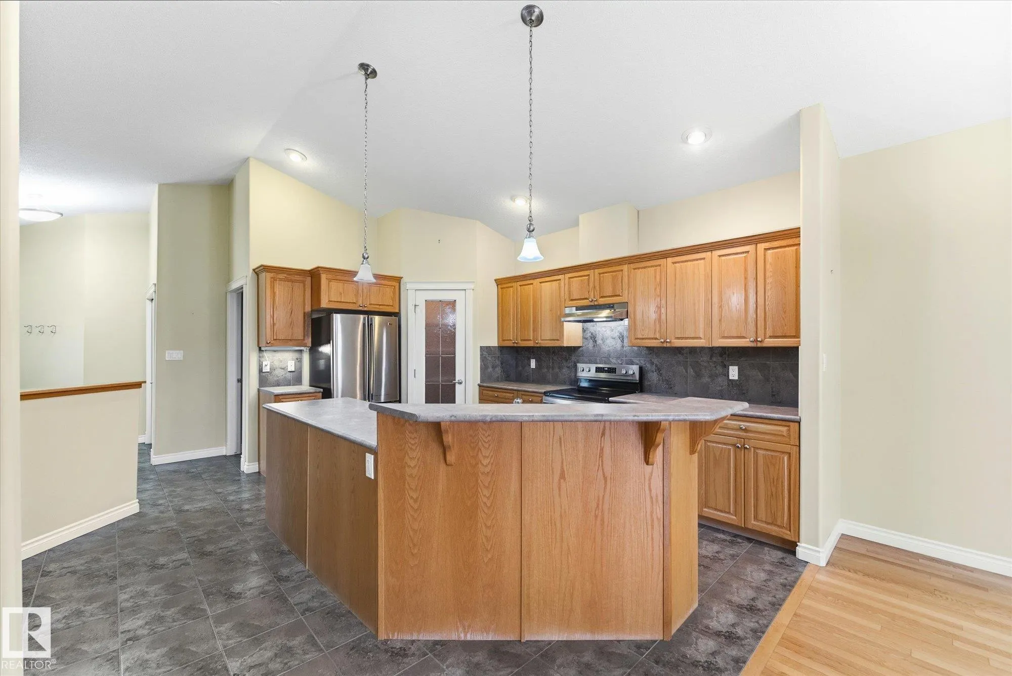 5 FOLKSTONE Place