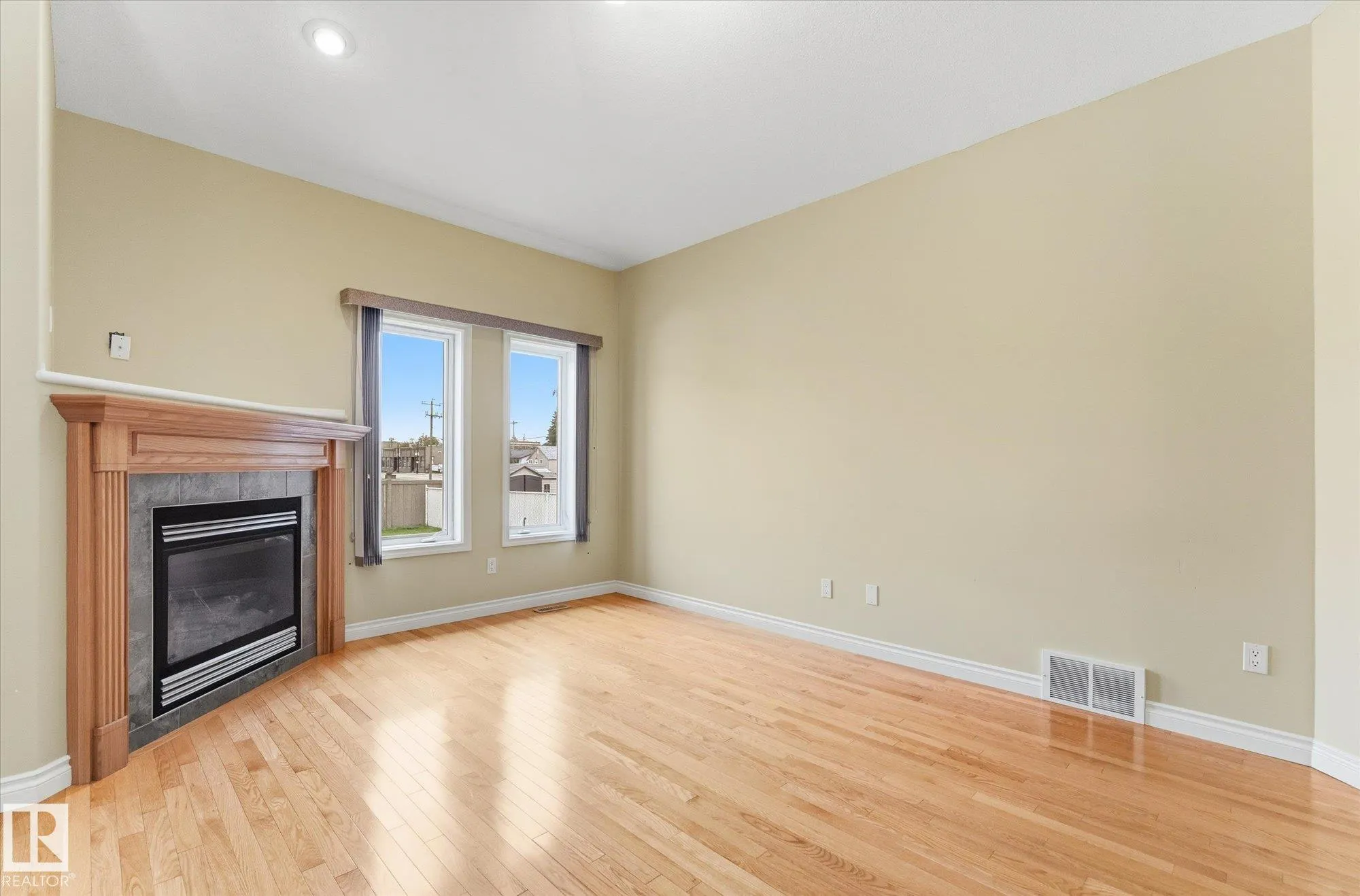 5 FOLKSTONE Place