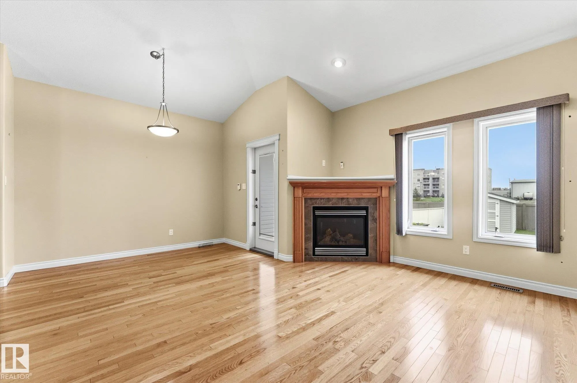 5 FOLKSTONE Place