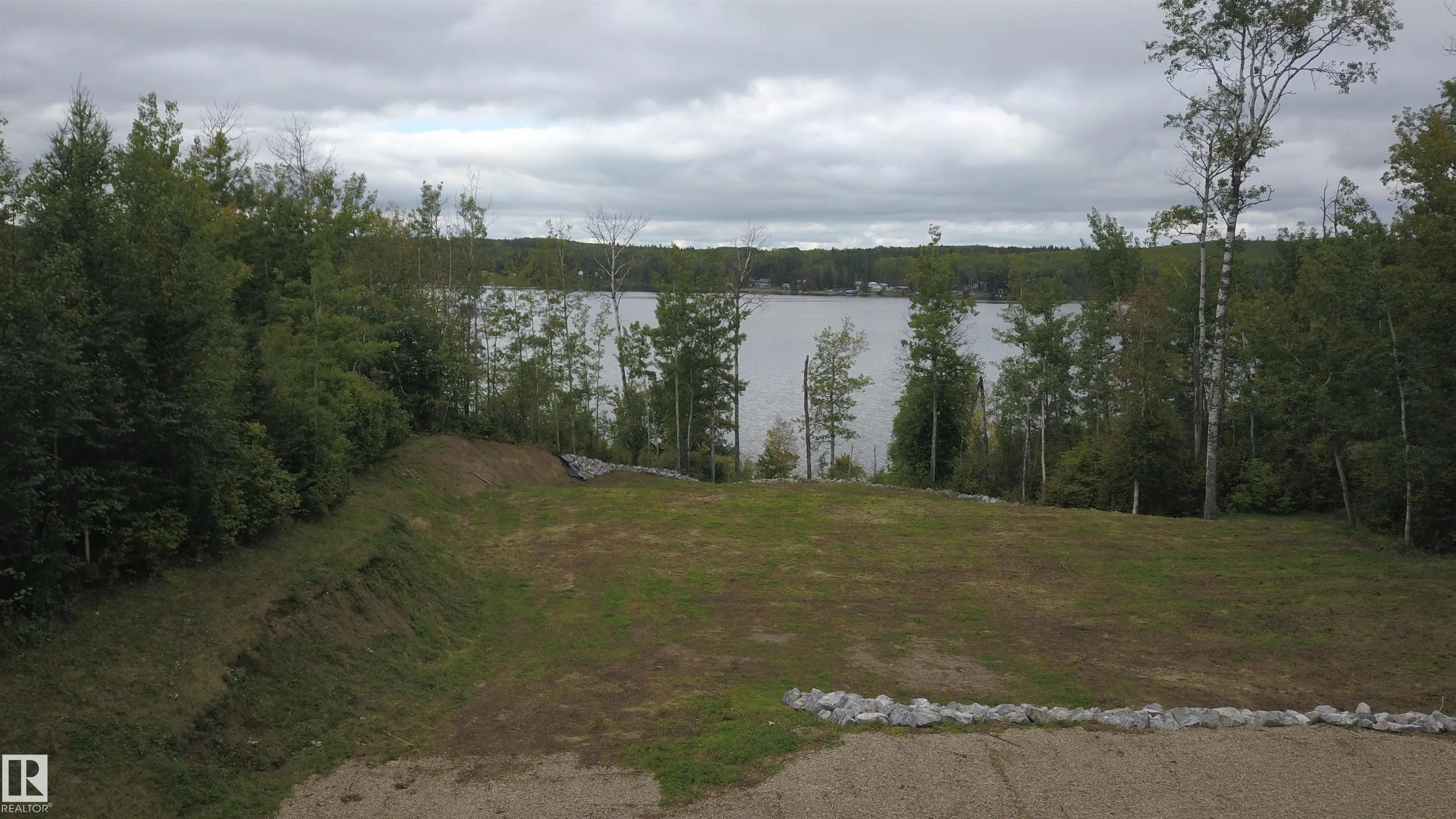 651028 B RGE ROAD 182