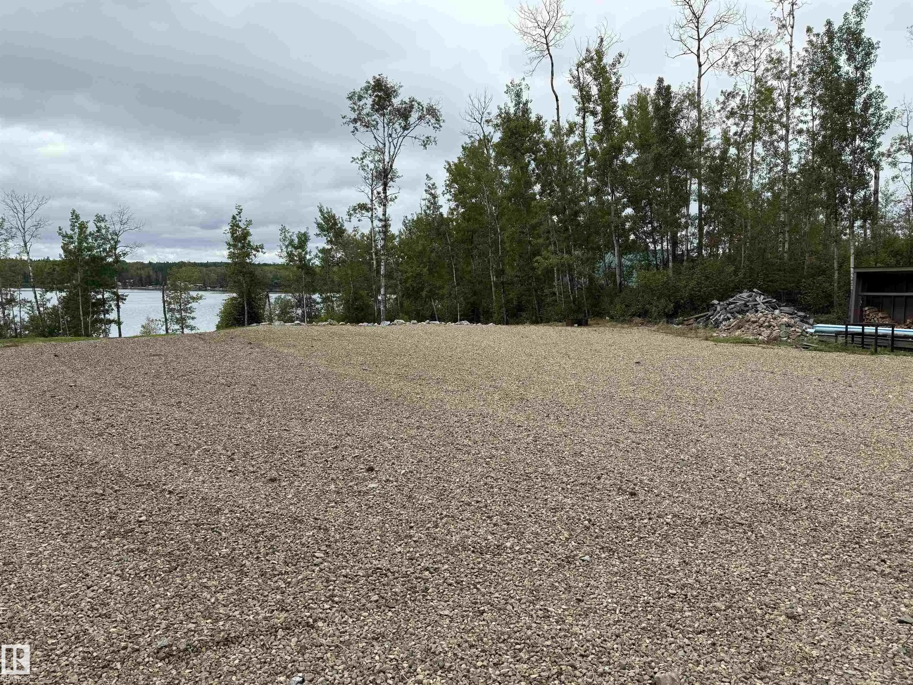 651028 B RGE ROAD 182
