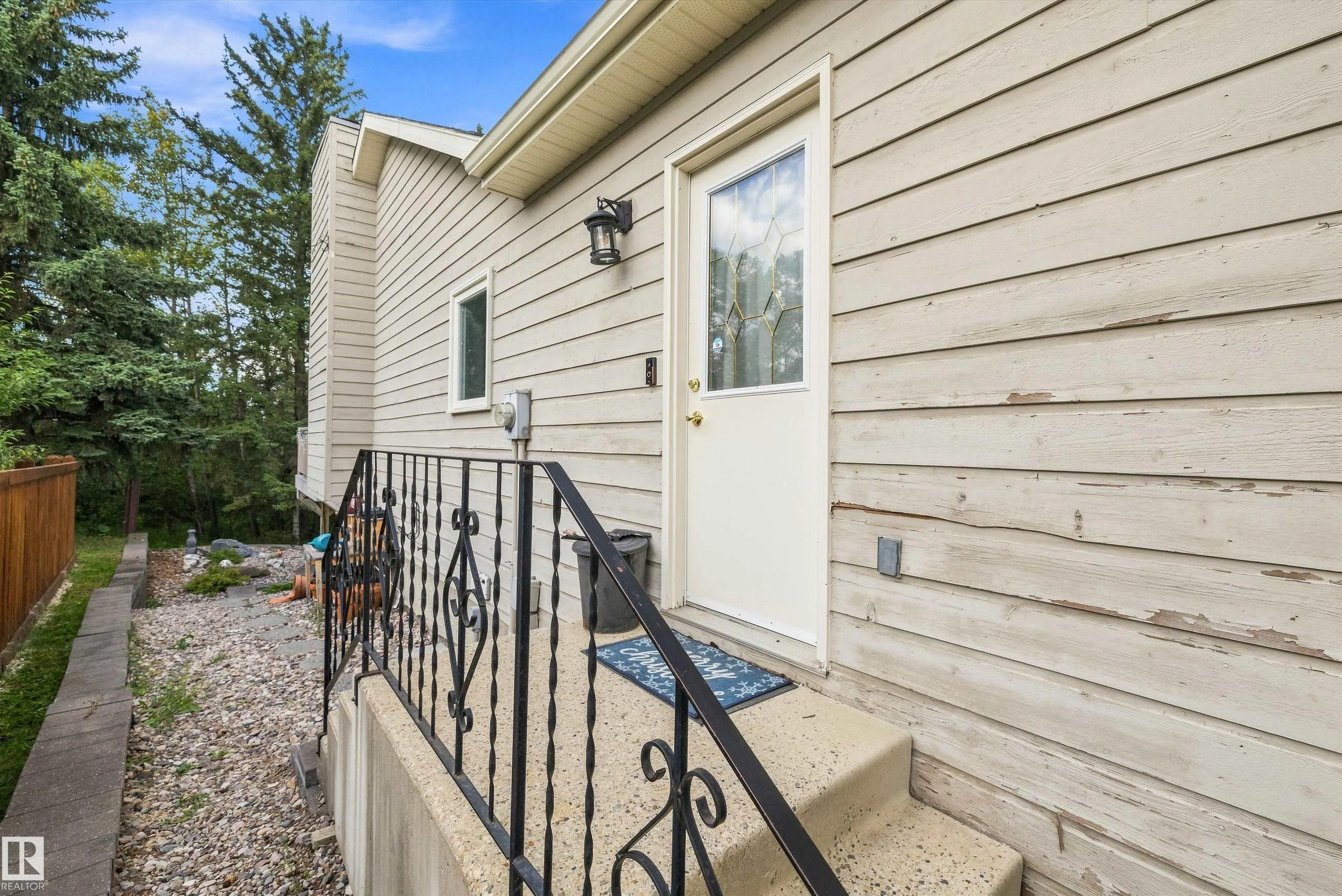 5 WESTWOOD Place