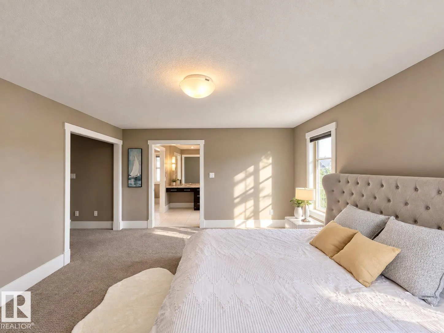 1330 AINSLIE Wynd