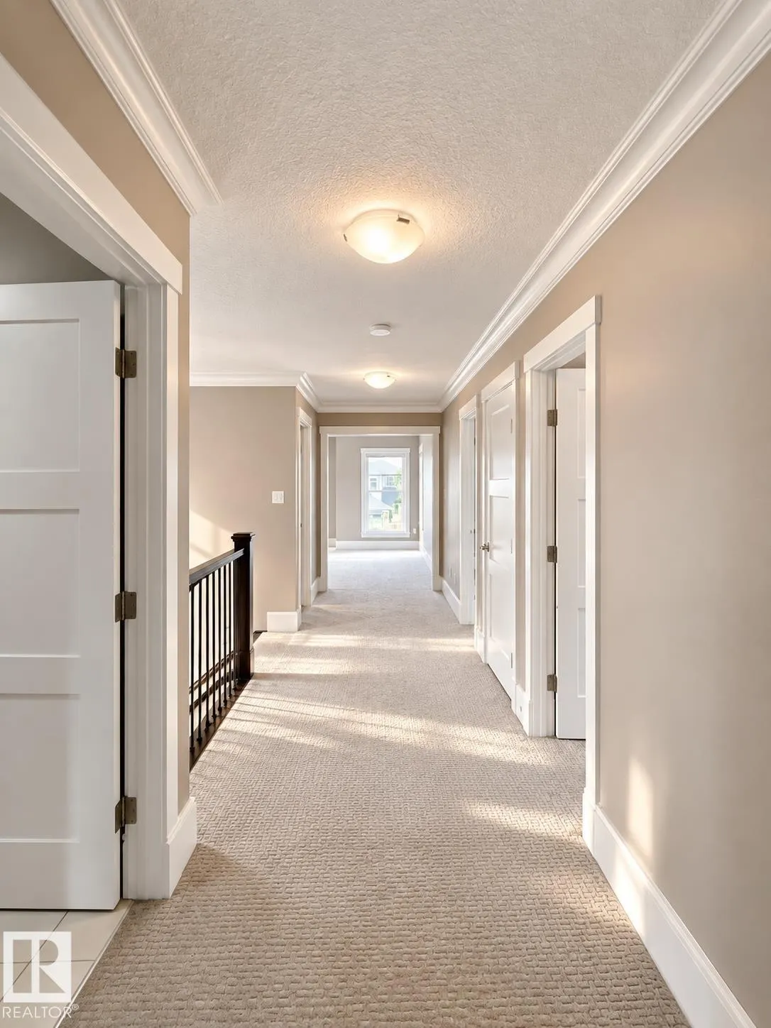 1330 AINSLIE Wynd