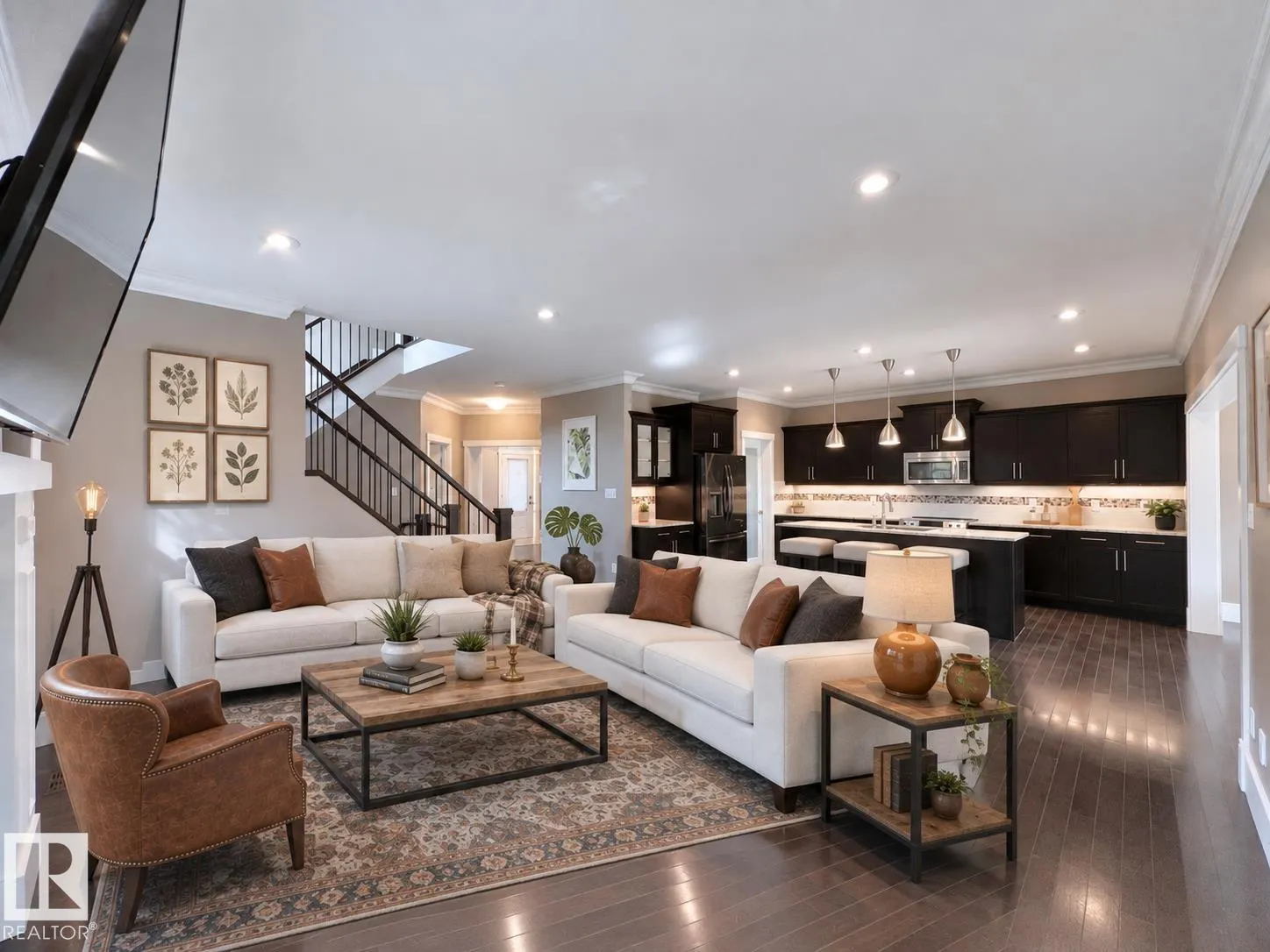 1330 AINSLIE Wynd