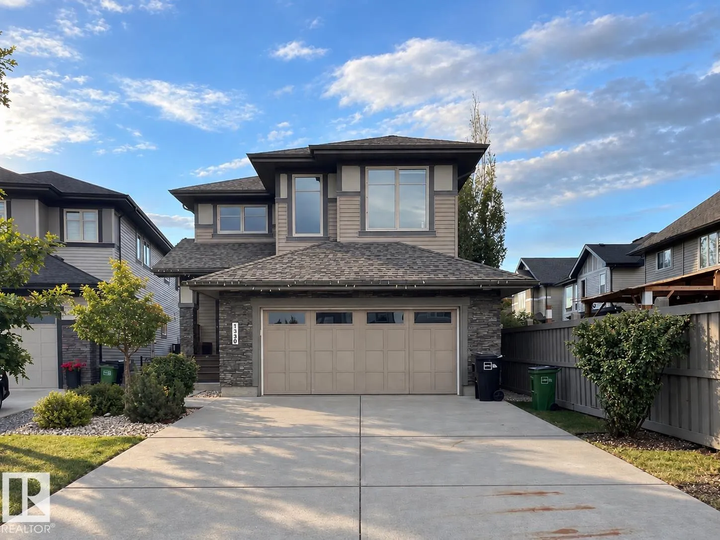1330 AINSLIE Wynd
