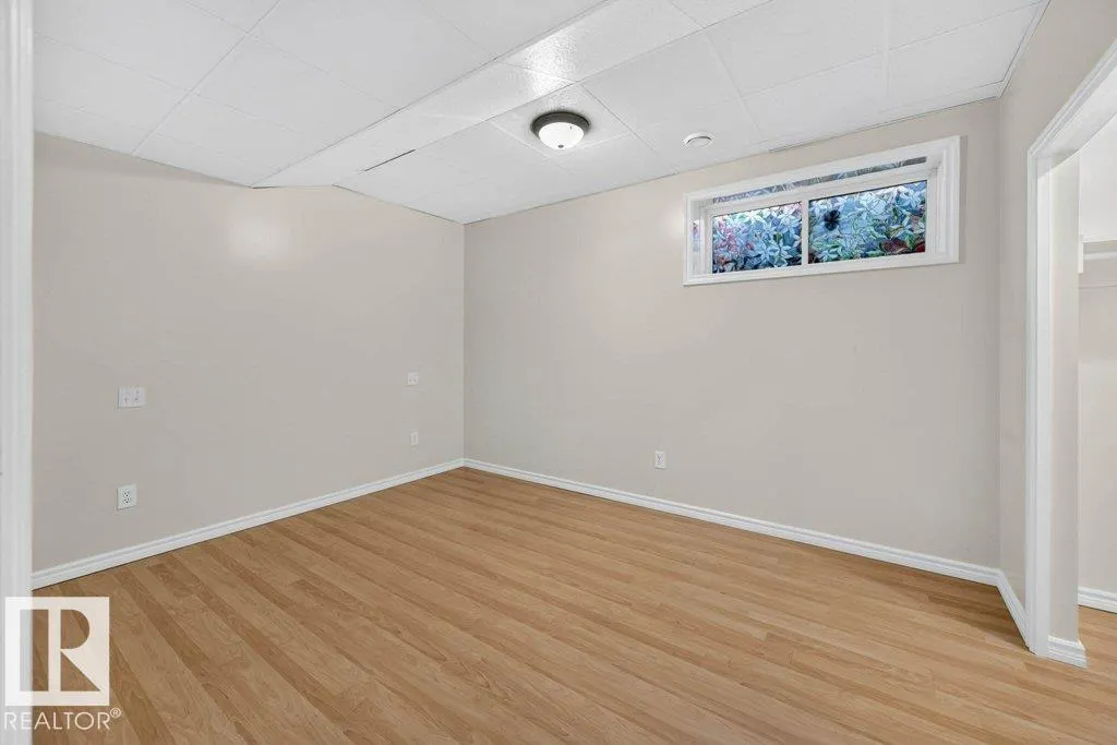 31 OUTLOOK Place