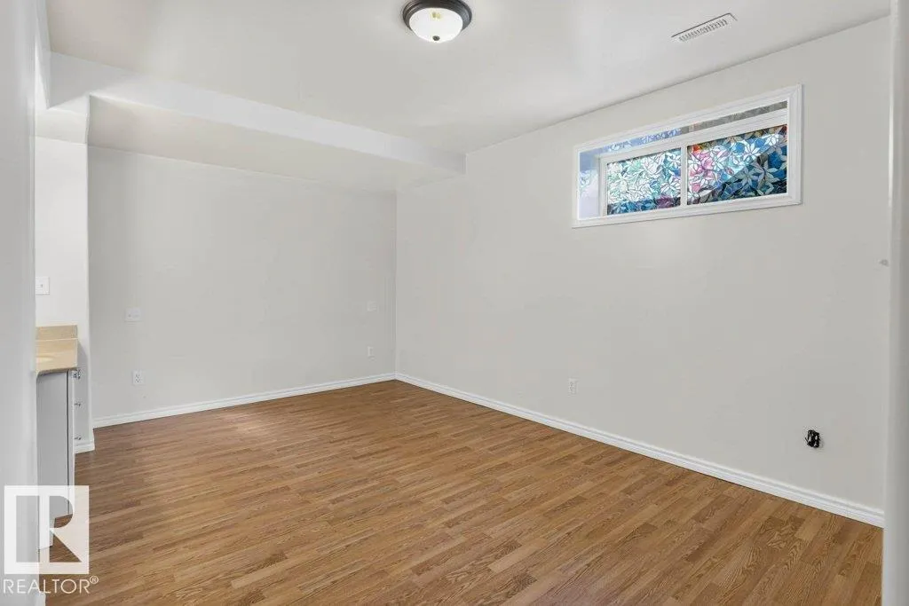 31 OUTLOOK Place
