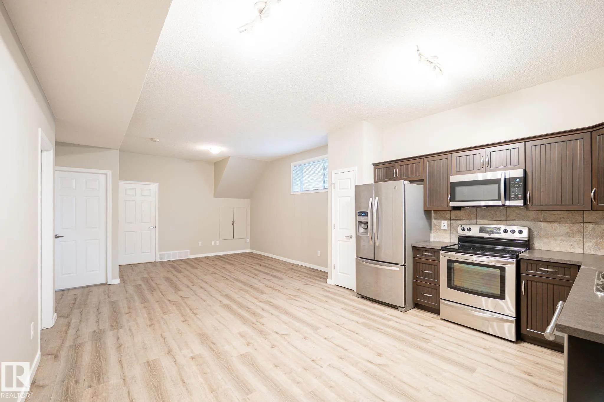 142 Selkirk Place