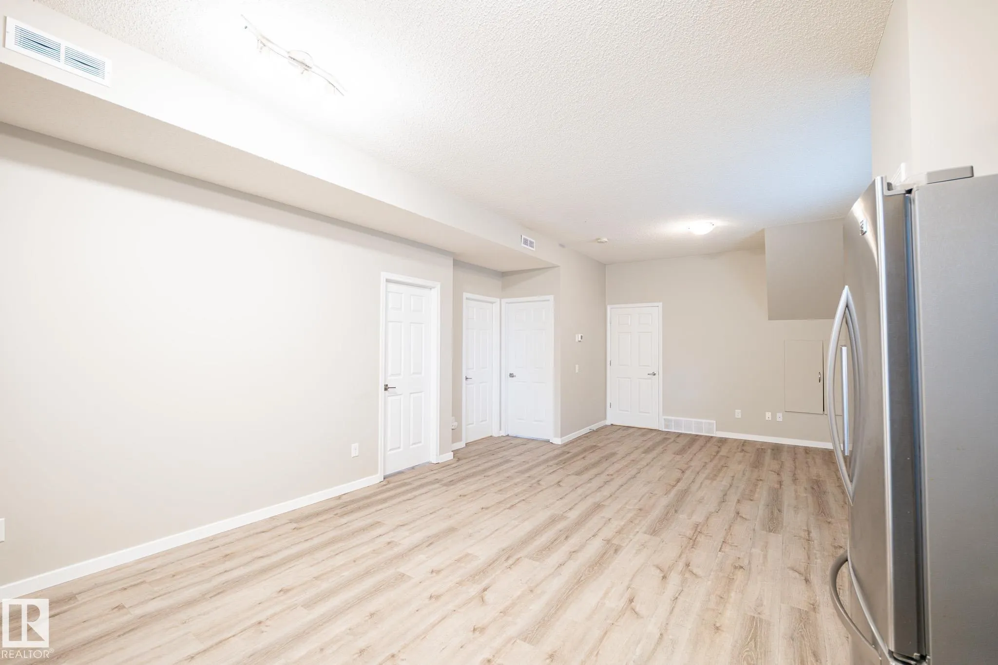 142 Selkirk Place