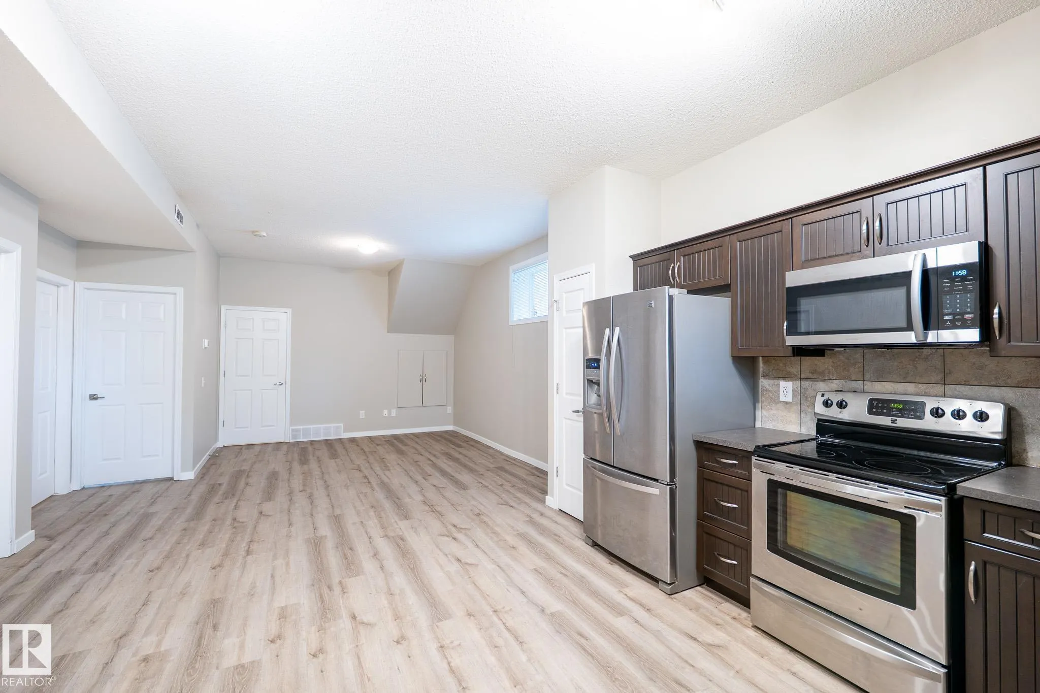 142 Selkirk Place