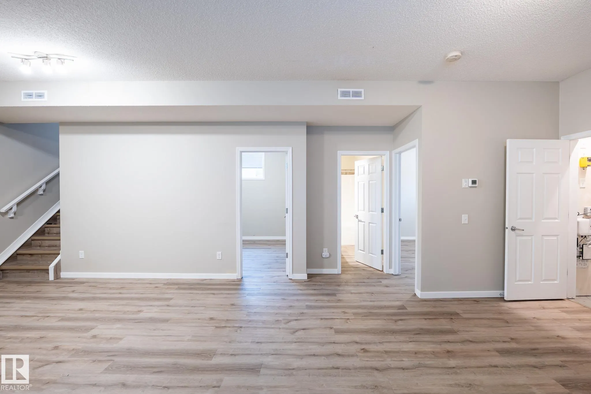 142 Selkirk Place