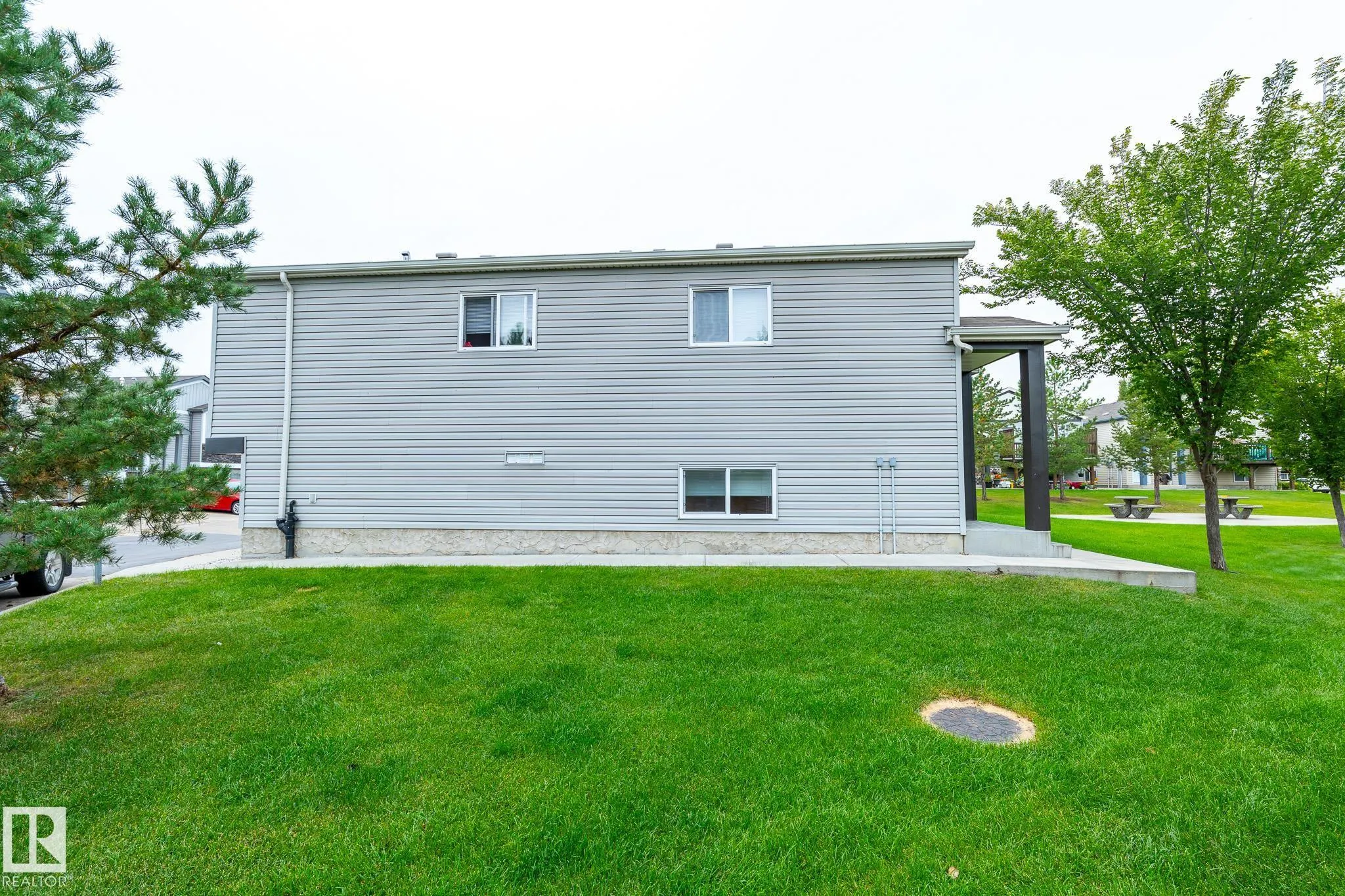 142 Selkirk Place