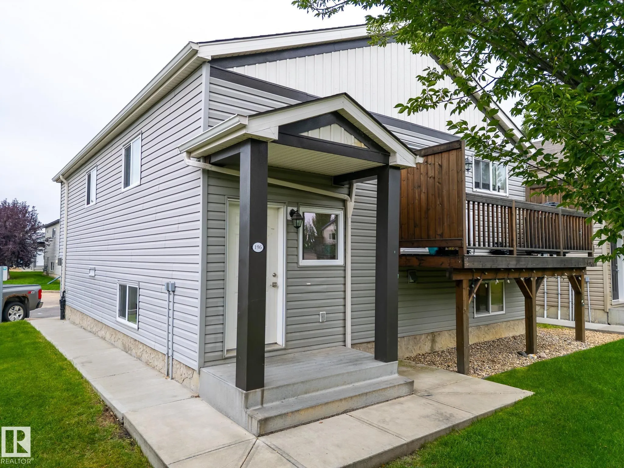 142 Selkirk Place