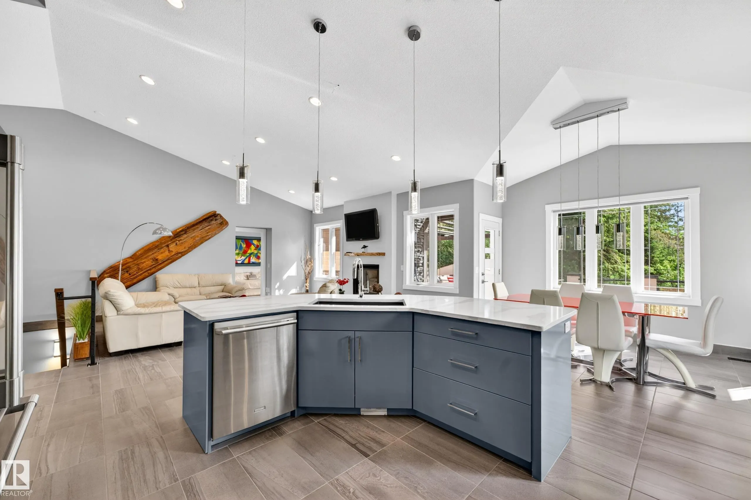 86 53305 RANGE  ROAD 273