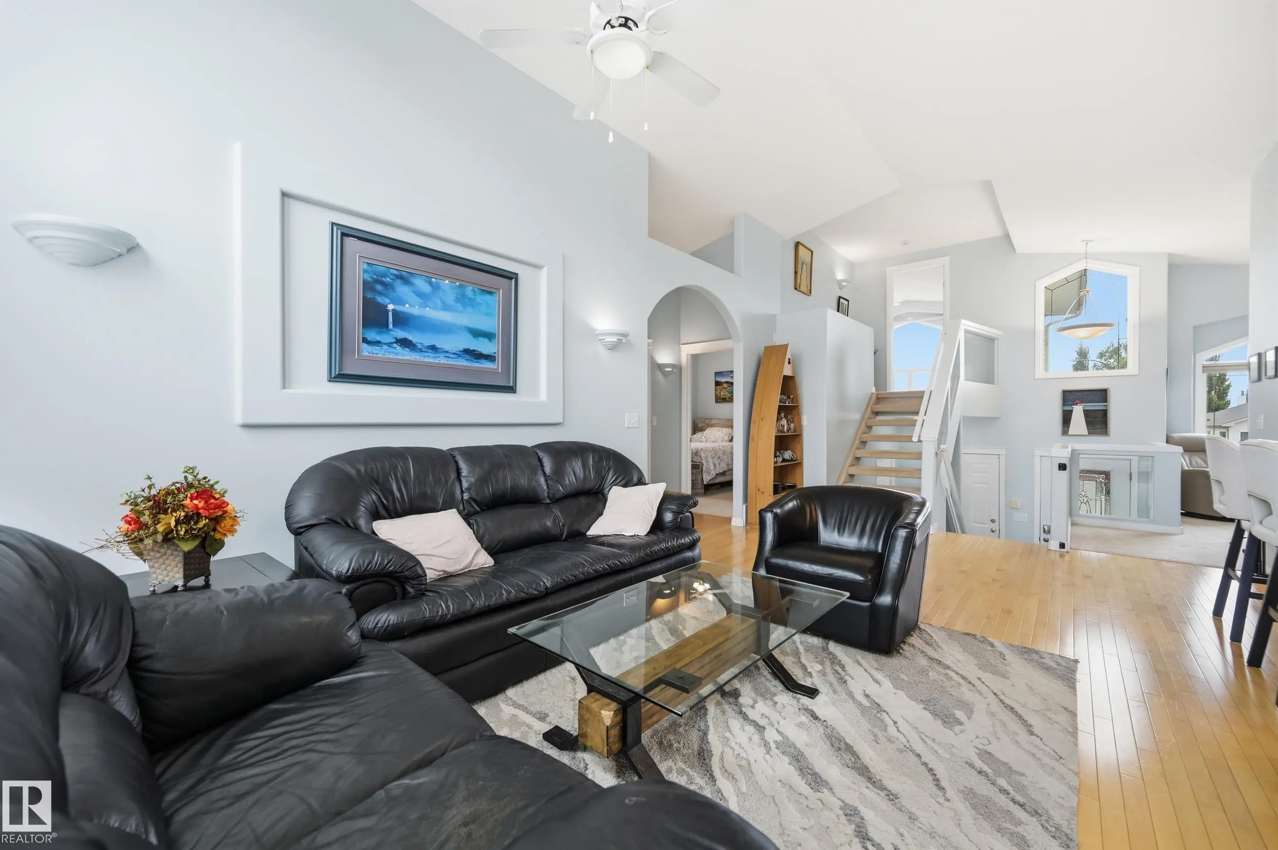 22 OSBORNE Close