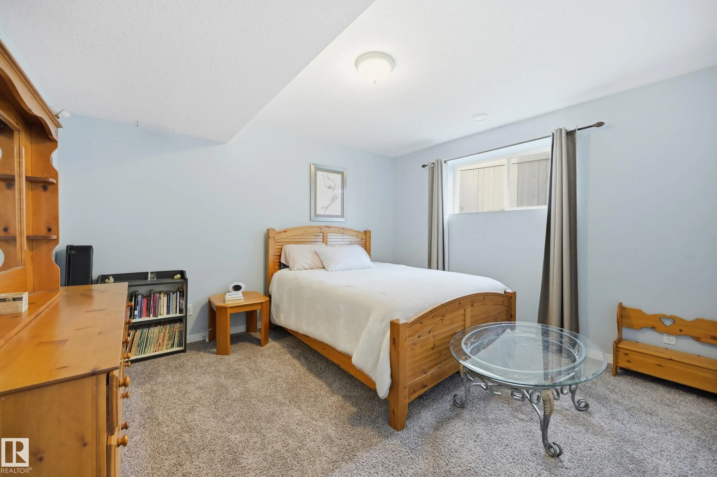 22 OSBORNE Close