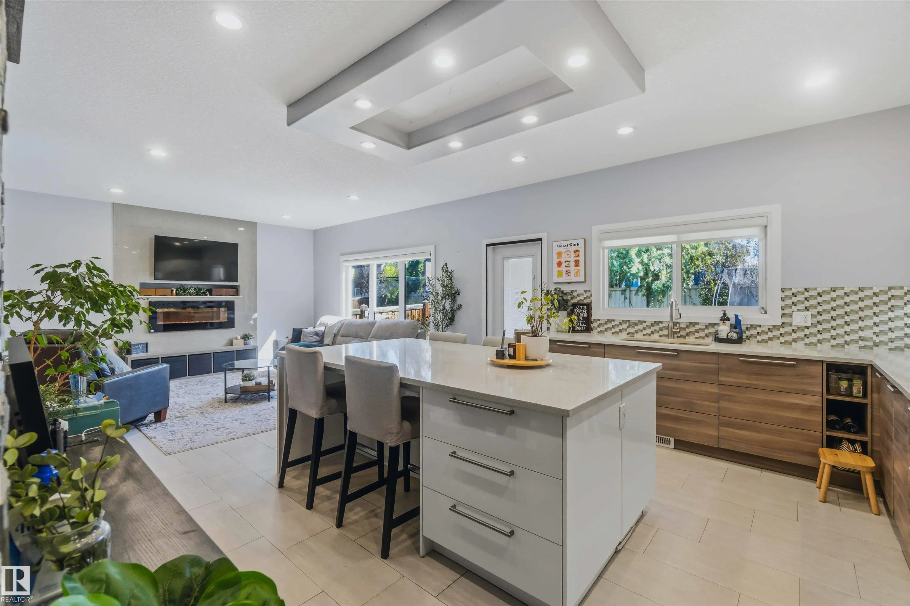 7 ETOILE CRES