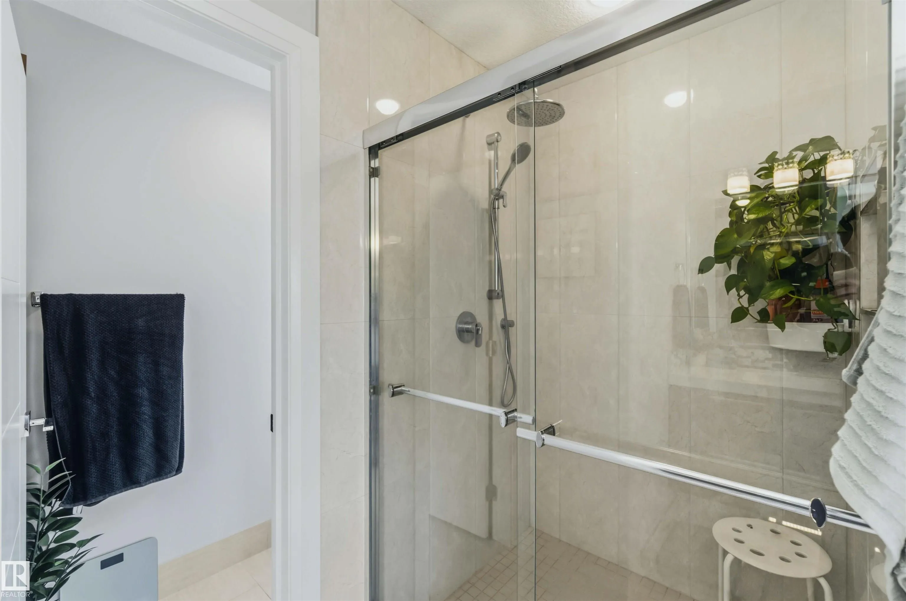 7 ETOILE CRES