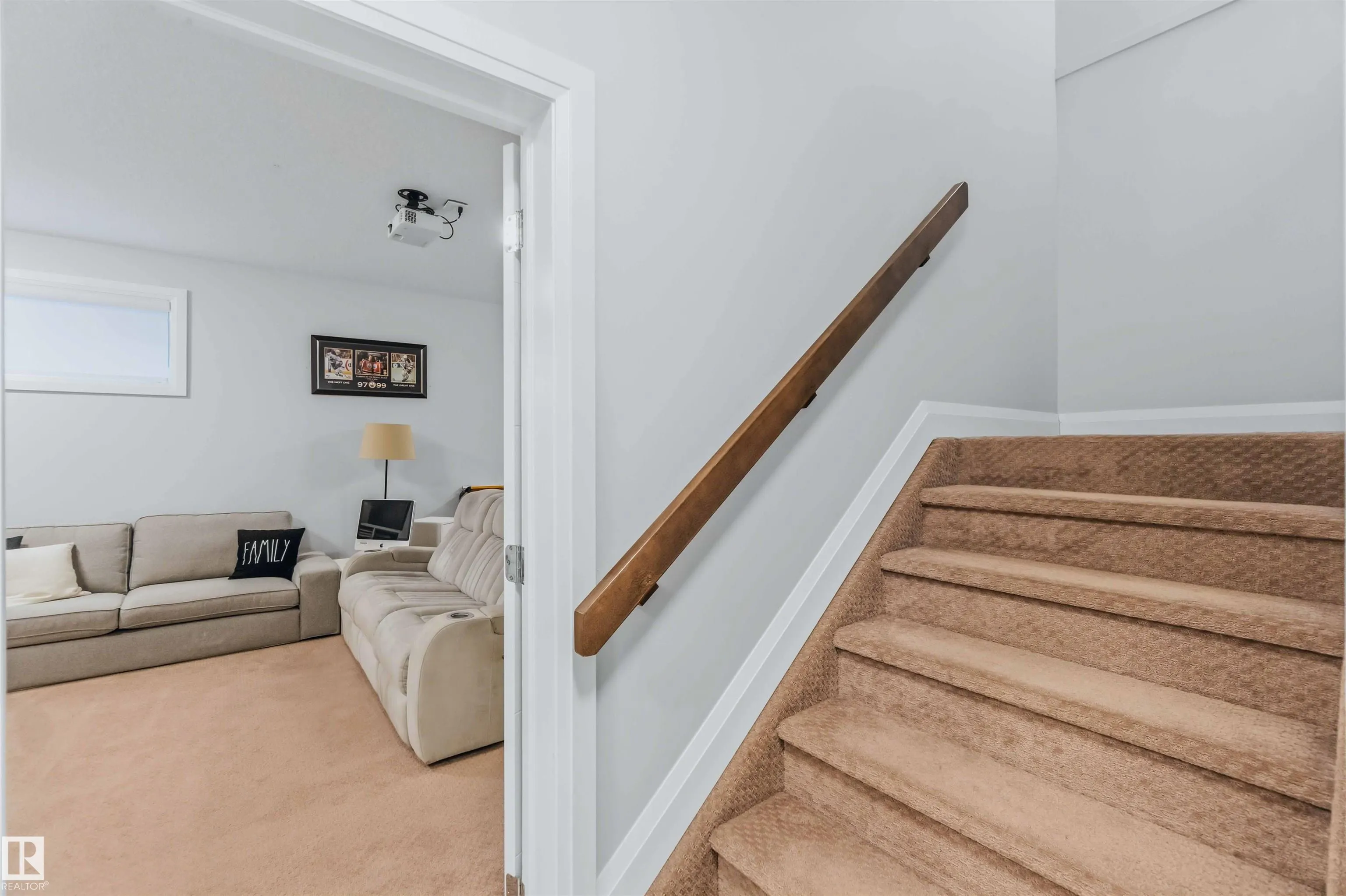 7 ETOILE CRES