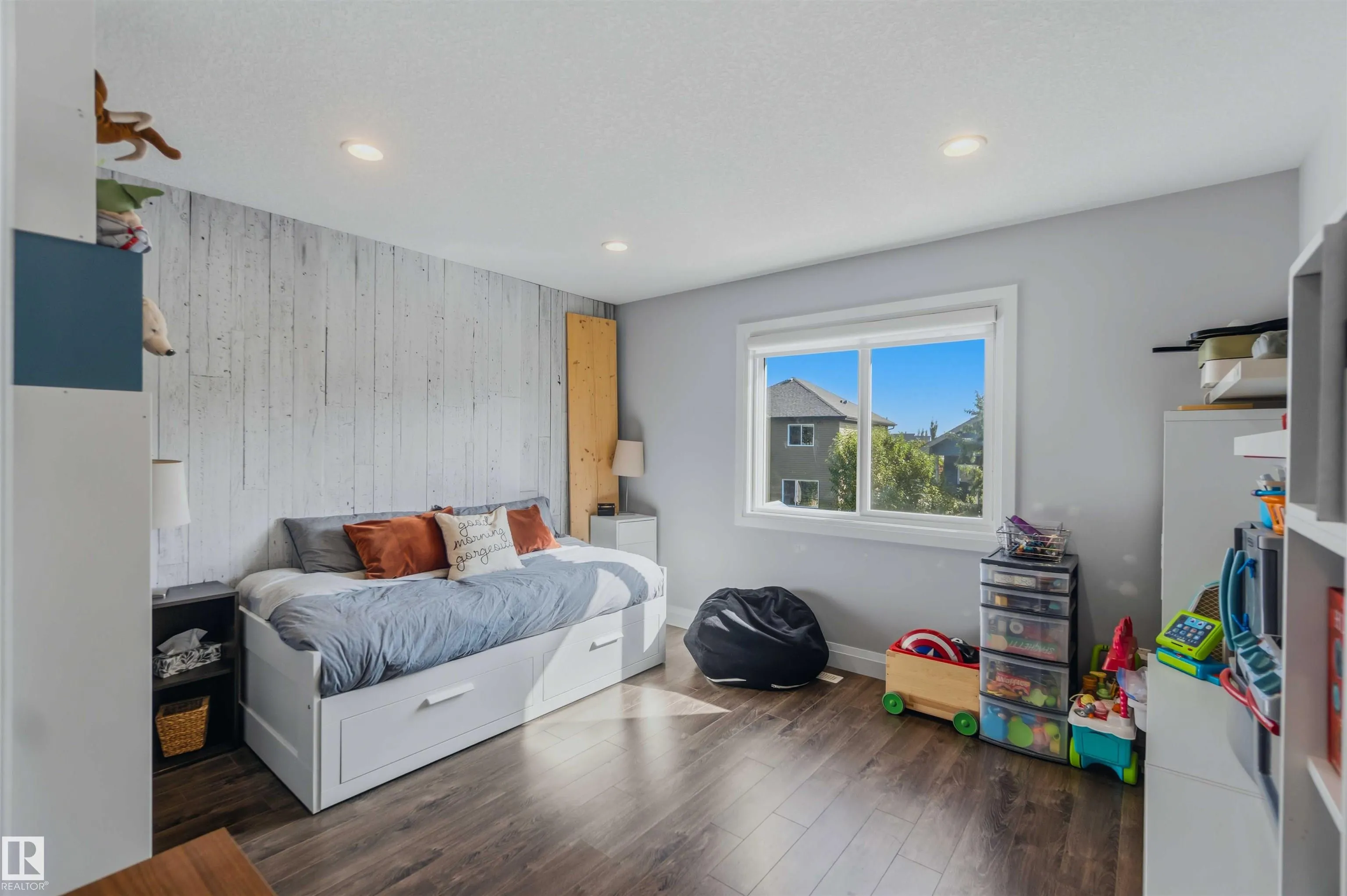 7 ETOILE CRES