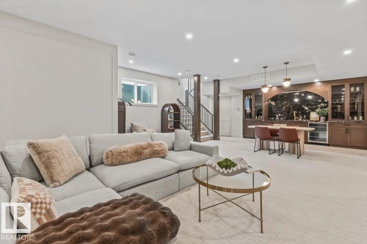 41 ELDRIDGE Point(e)