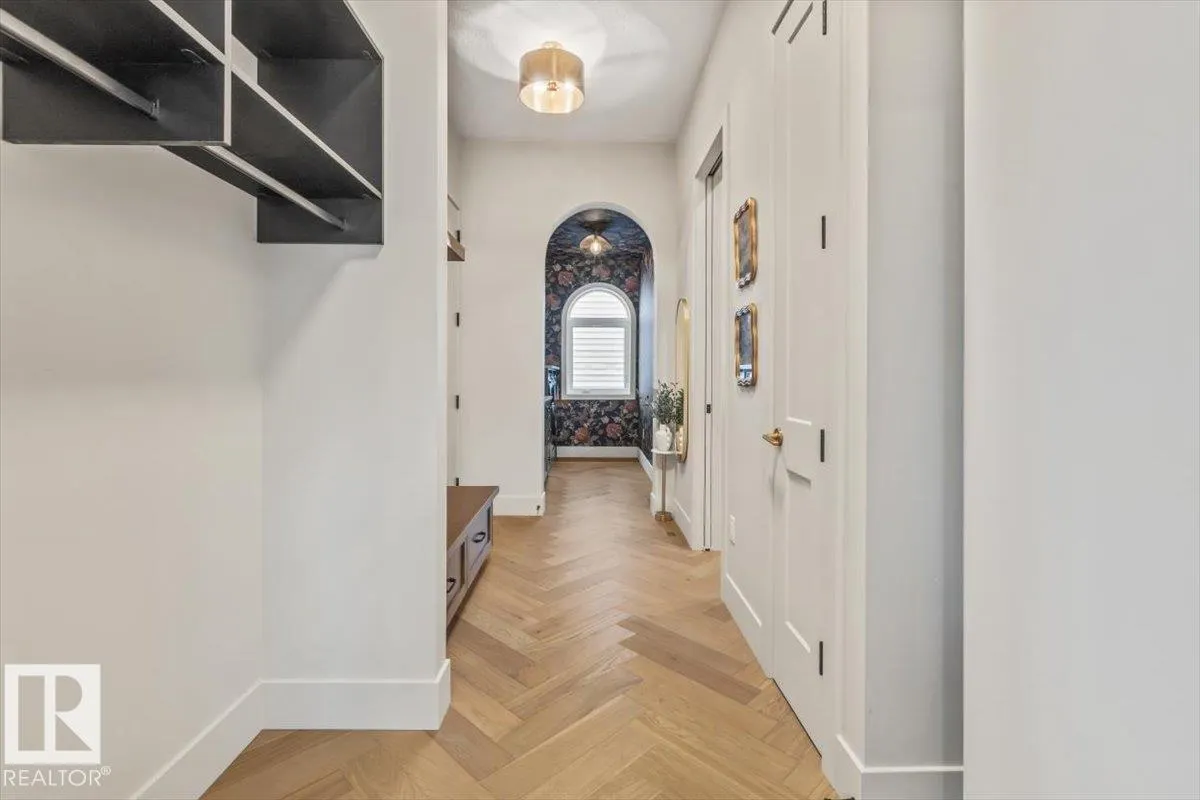 41 ELDRIDGE Point(e)