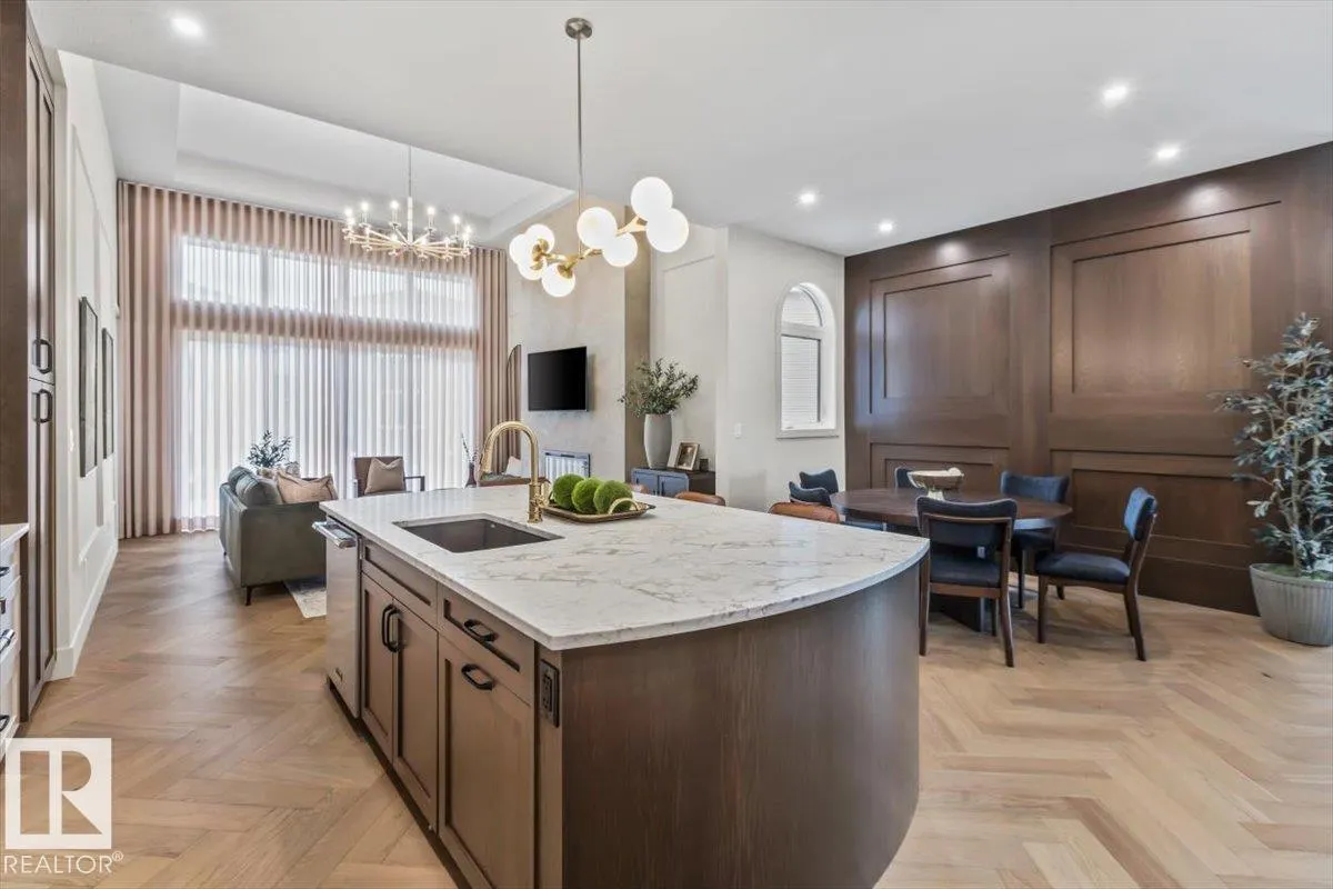 41 ELDRIDGE Point(e)